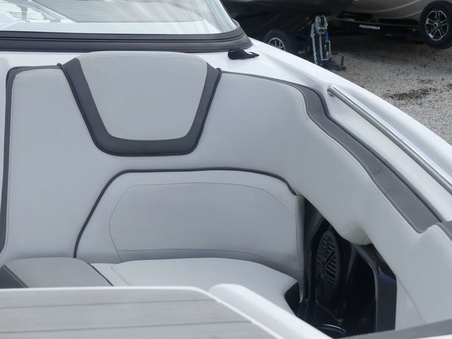2022 Yamaha Boats AR250 - 15