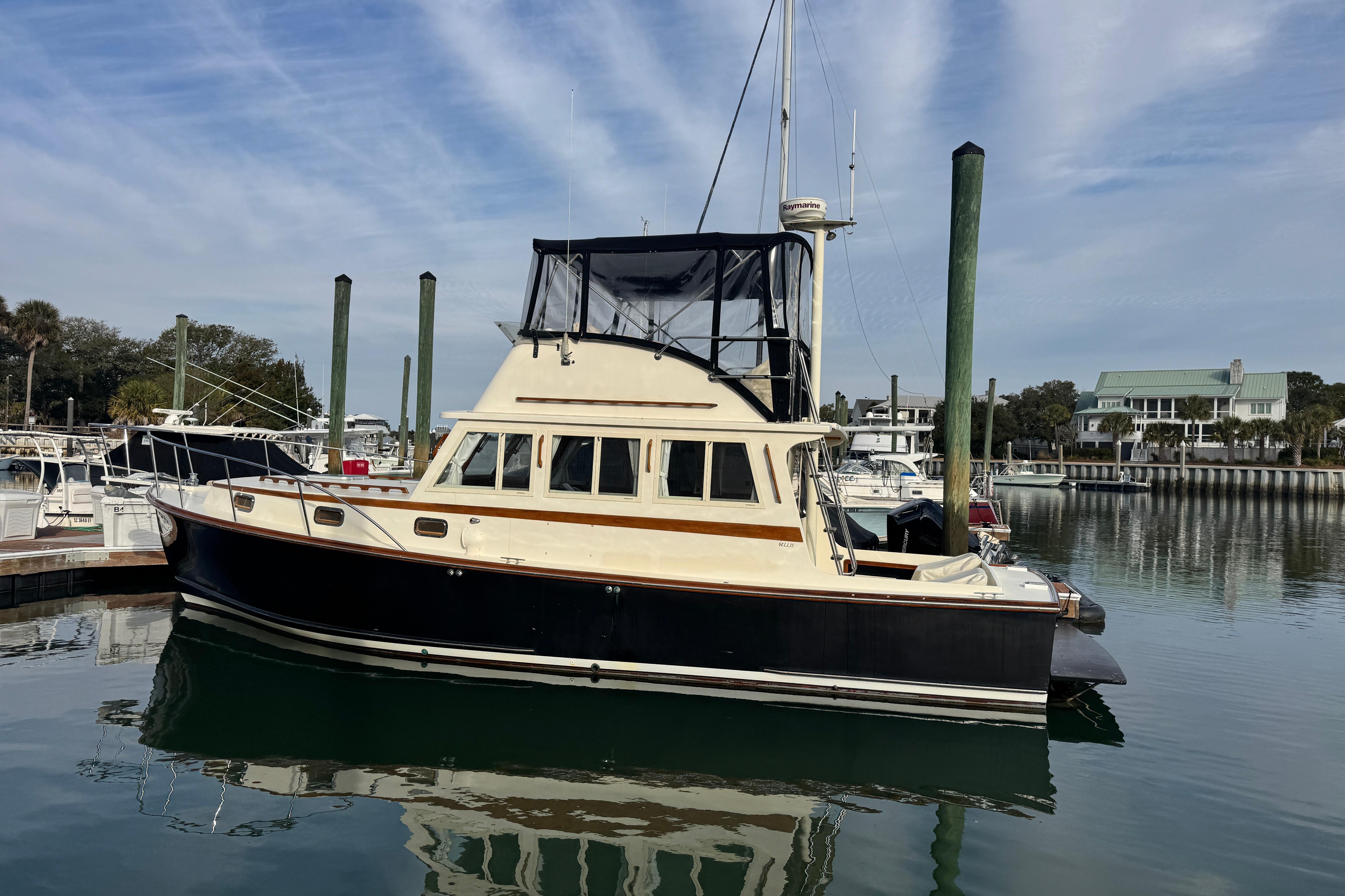 2001 Ellis 36 Flybridge