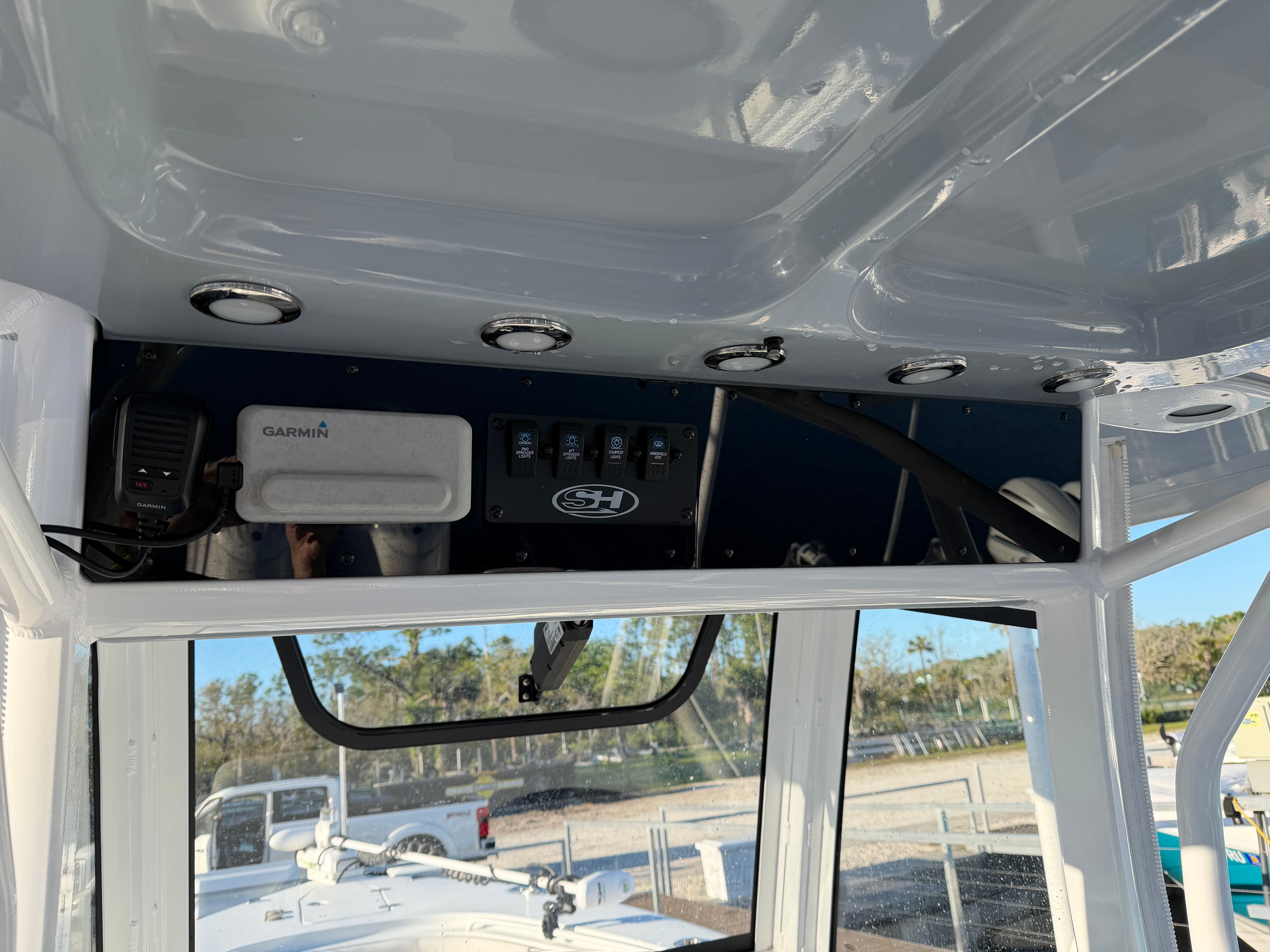 2022 Sea Hunt Gamefish 30 Coffin Box - 13