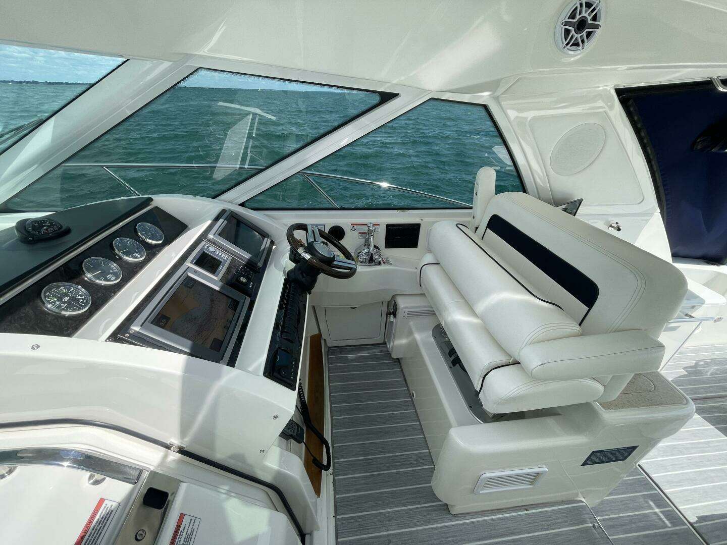 2010 Sea Ray 450 Sundancer - Image 45