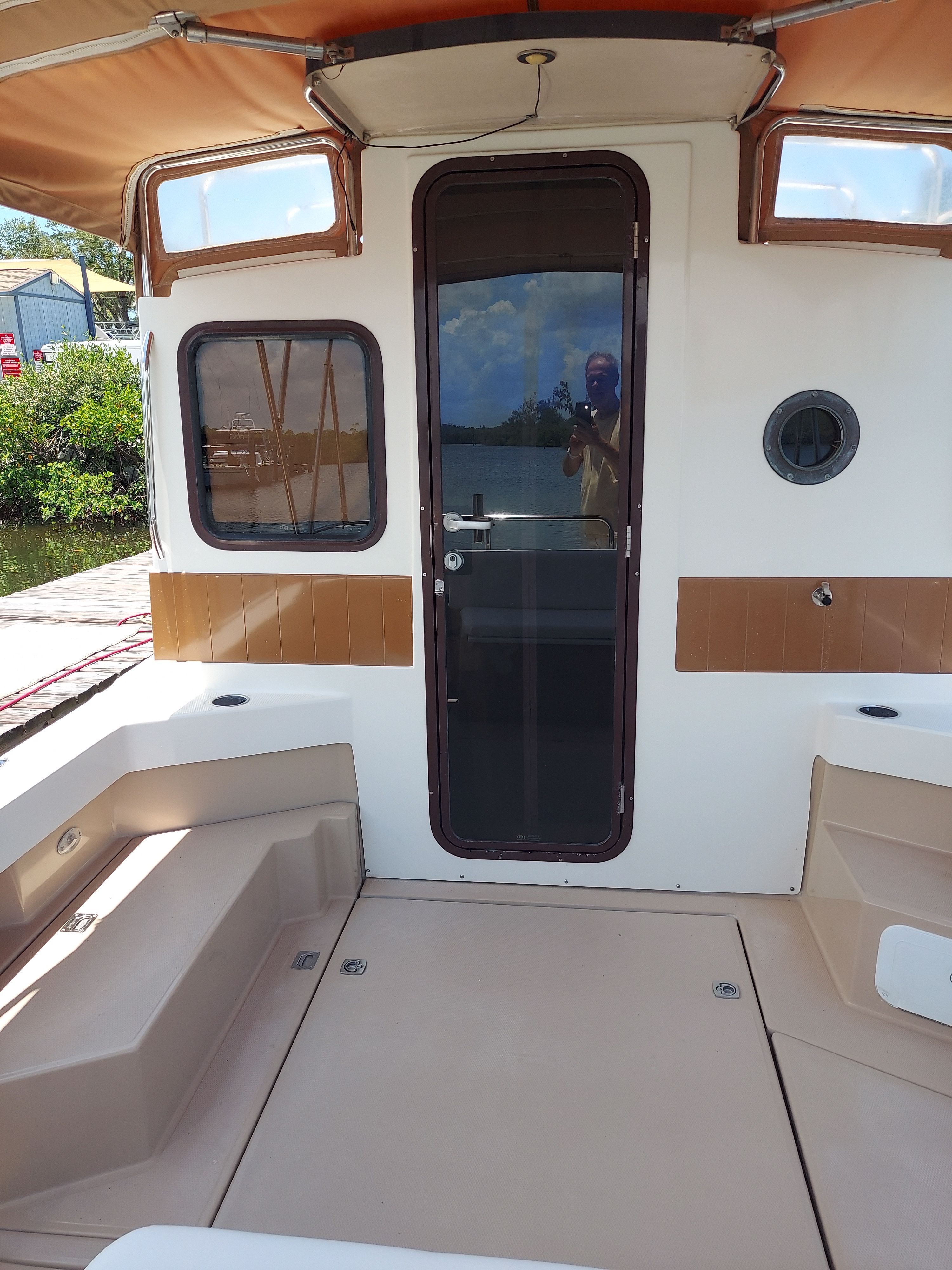 2011 Ranger Tugs R-25 SC - 11