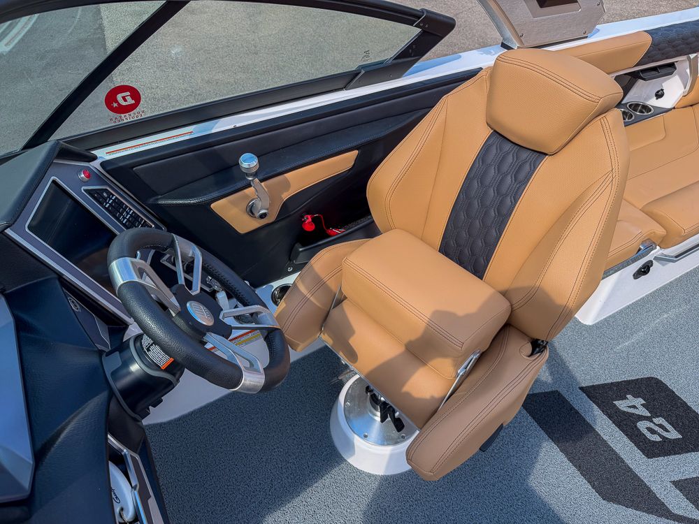 2022 MasterCraft XT24 - 24