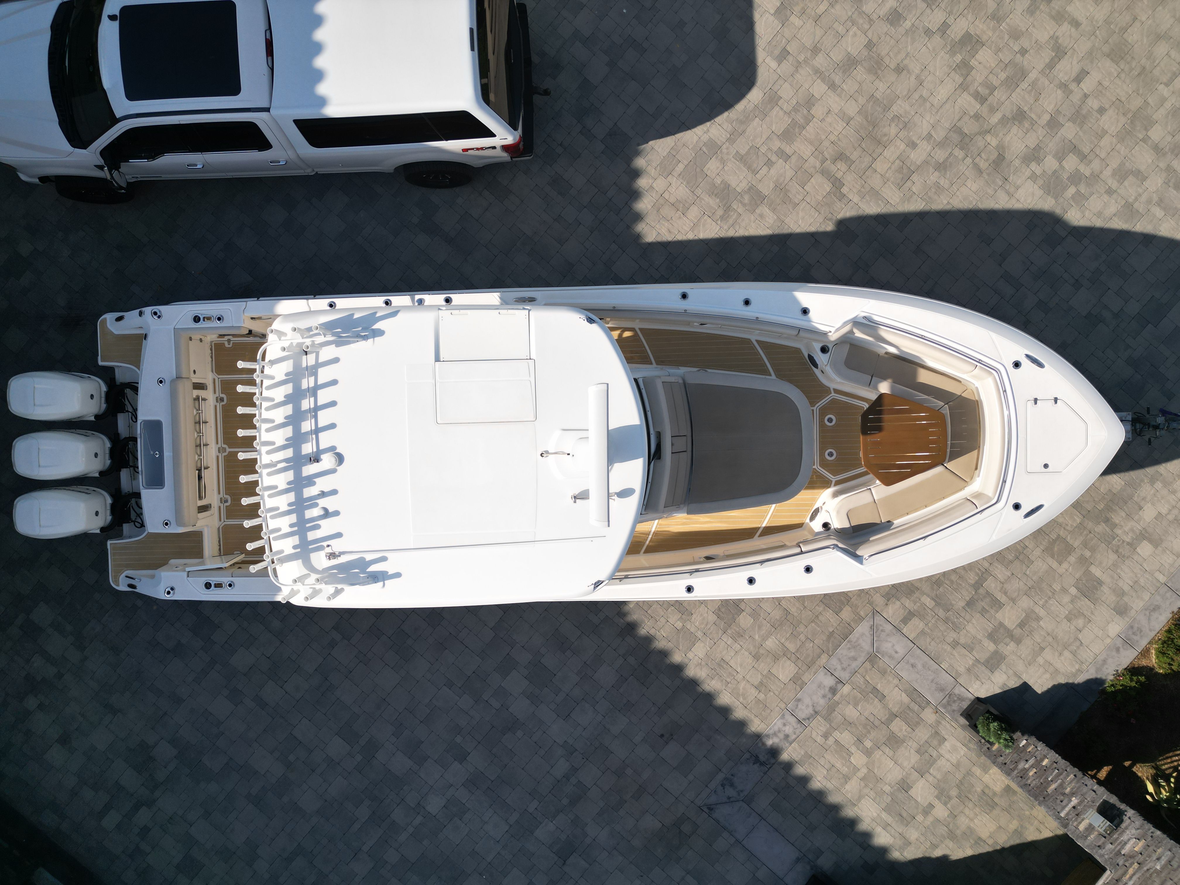 2018 Boston Whaler 380 Outrage - 15