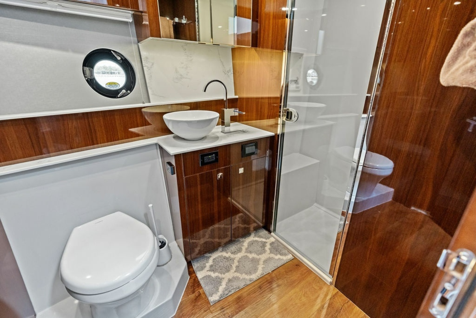 2022 Cruisers Yachts 46 CANTIUS - Image 42