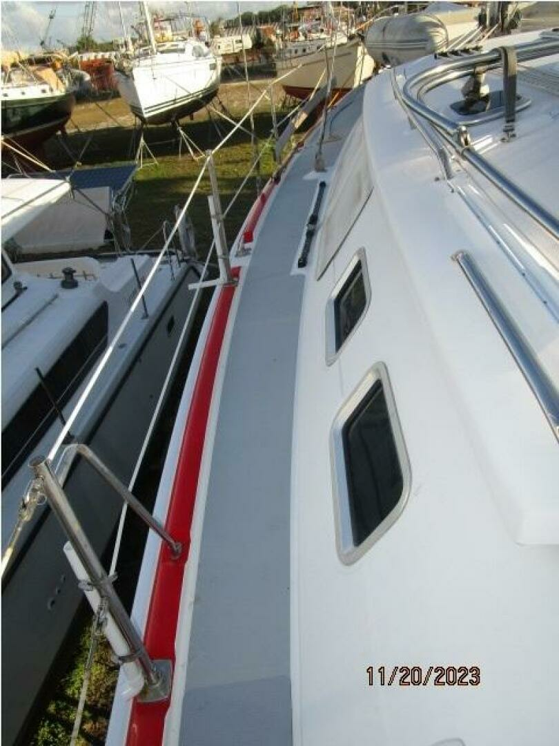 2008 Hunter H41 Deck Salon - Image 12