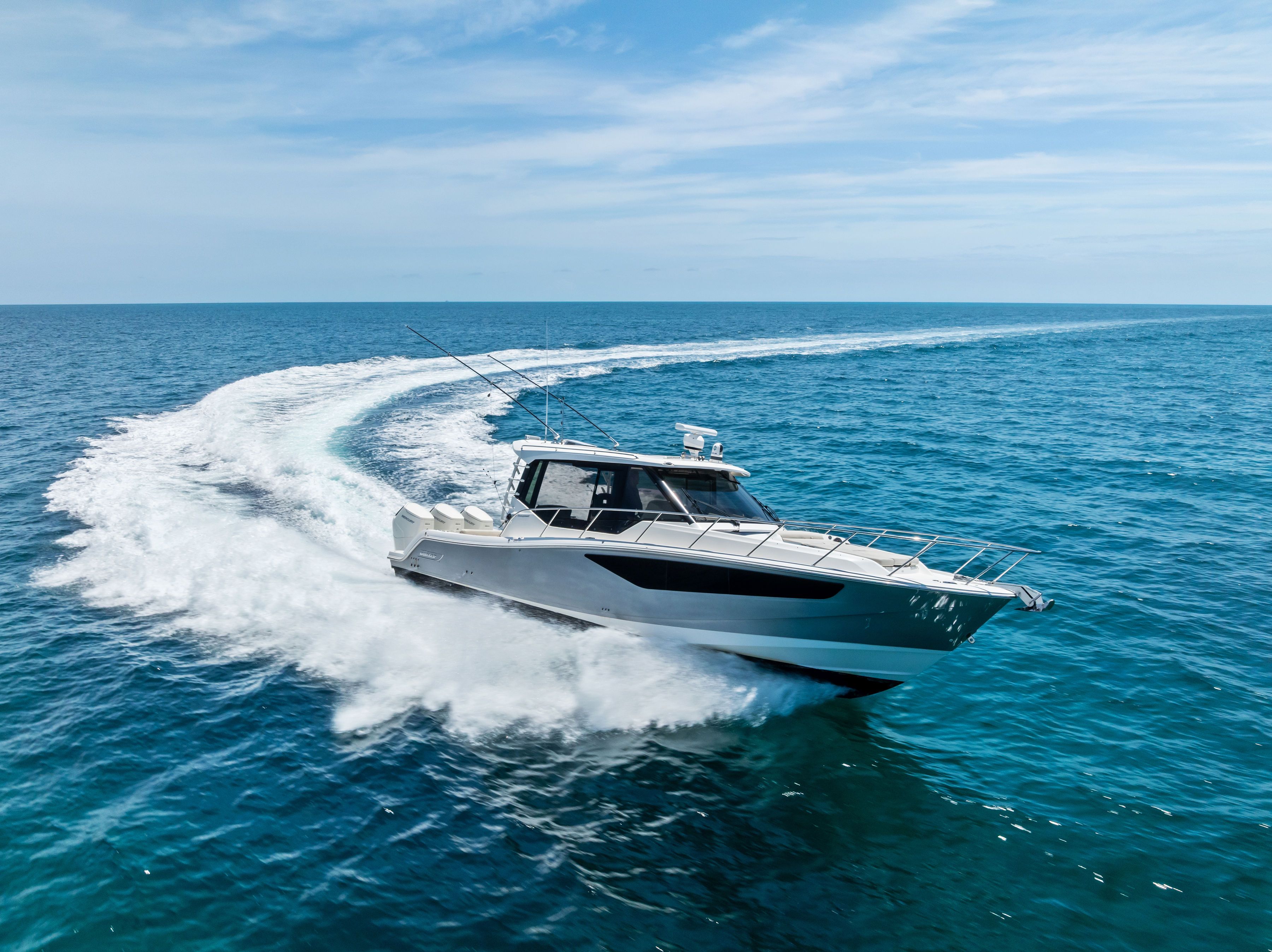 2023 Boston Whaler 405 Conquest