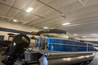 2026 Sun Tracker Party Barge 22 DLX