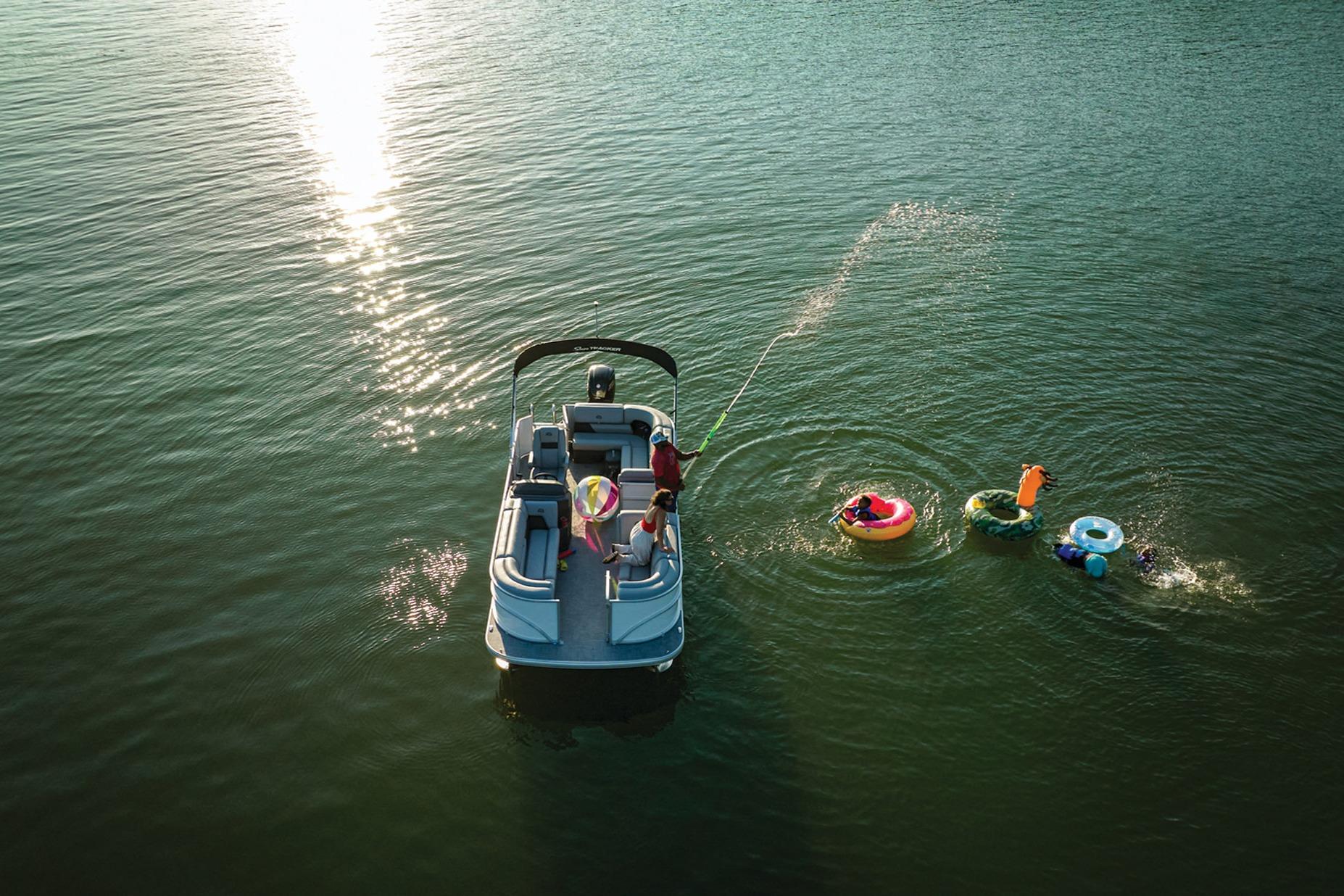 2026 Sun Tracker Party Barge 20 DLX - 71