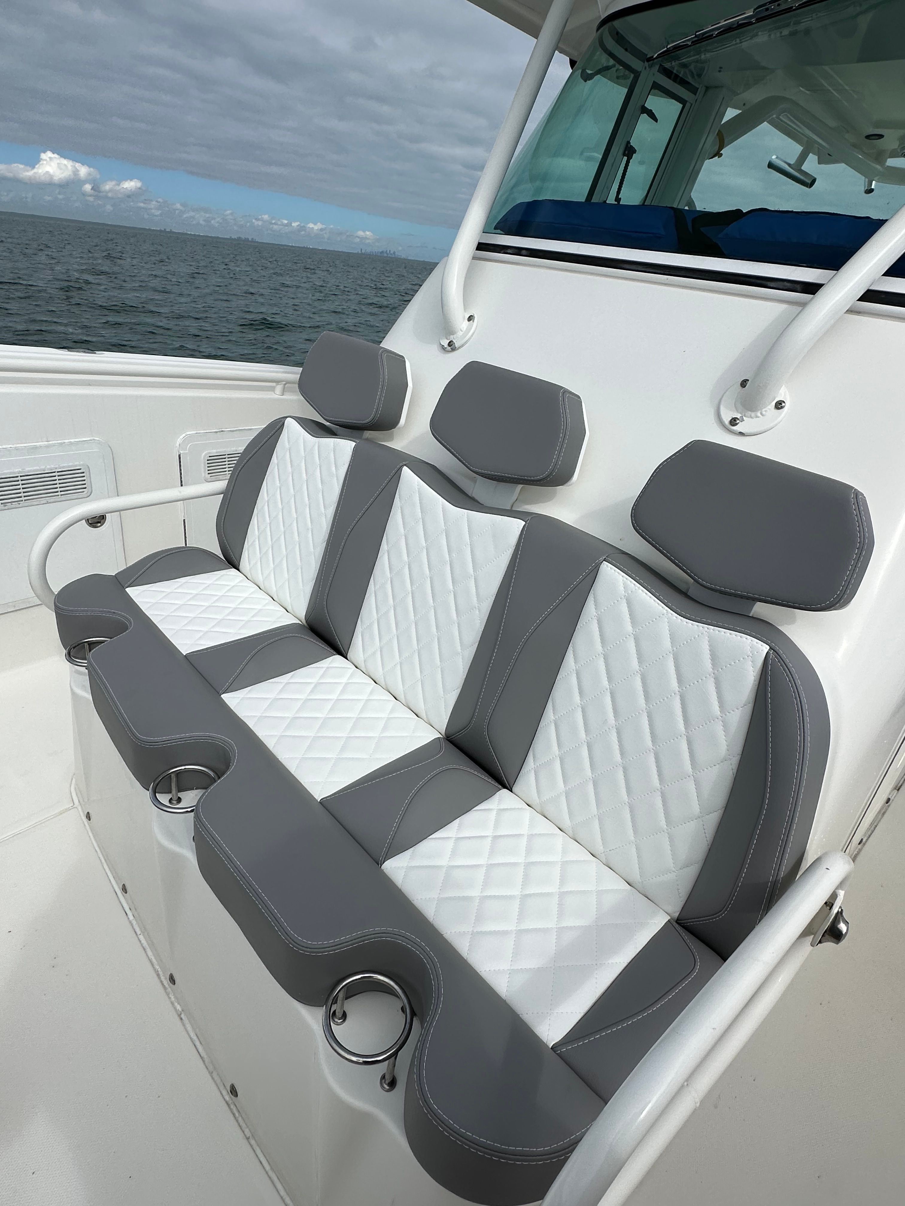 2009 Everglades 365 Center Console - 103