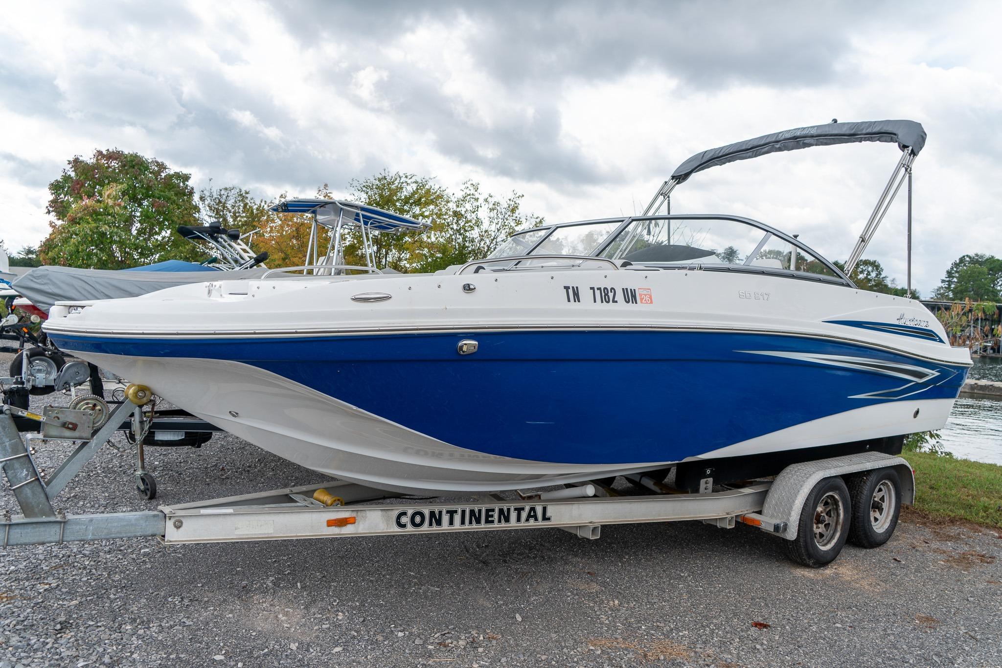 2024 Hurricane SunDeck 217 OB