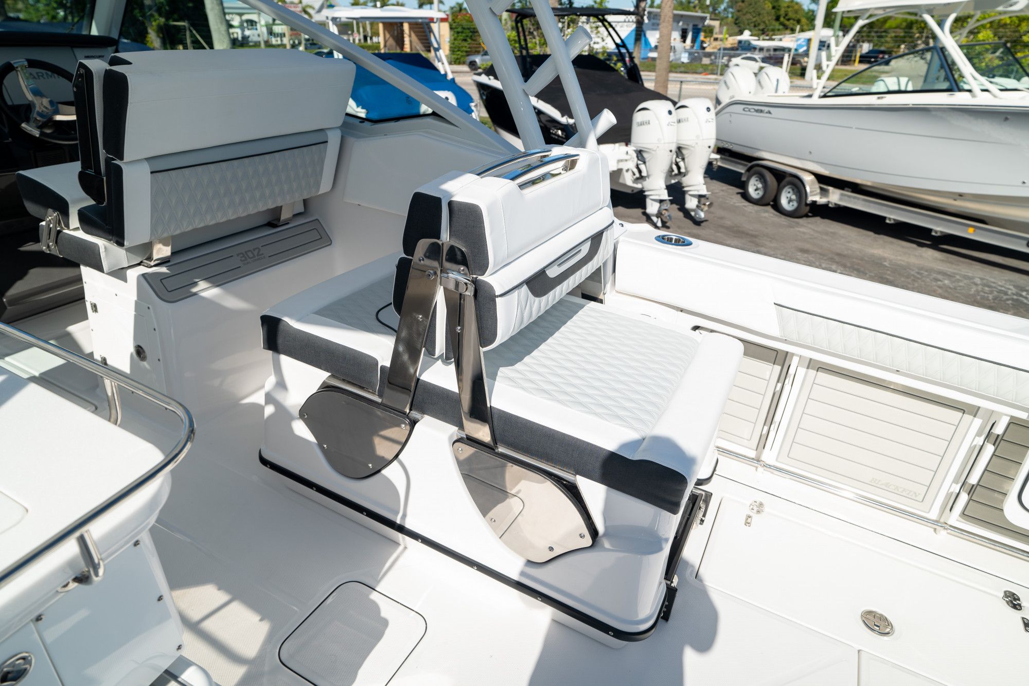 2024 Blackfin 302 DC - 27