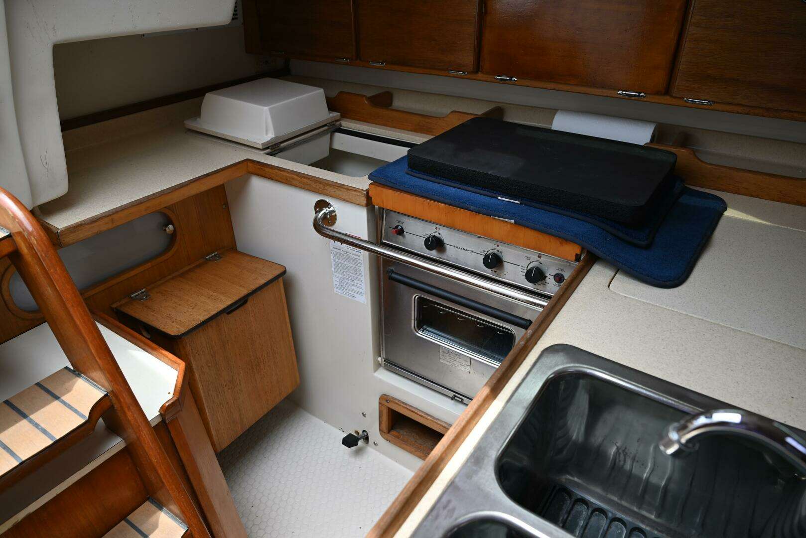 2002 Catalina 36 MKII - Image 30