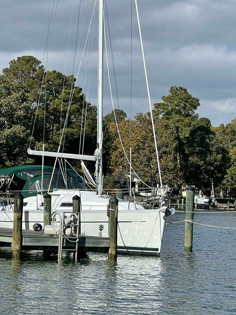 2000 Beneteau 311 - Image 9