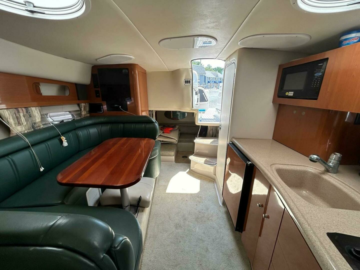 2001 Four Winns 328 Vista - Image 9