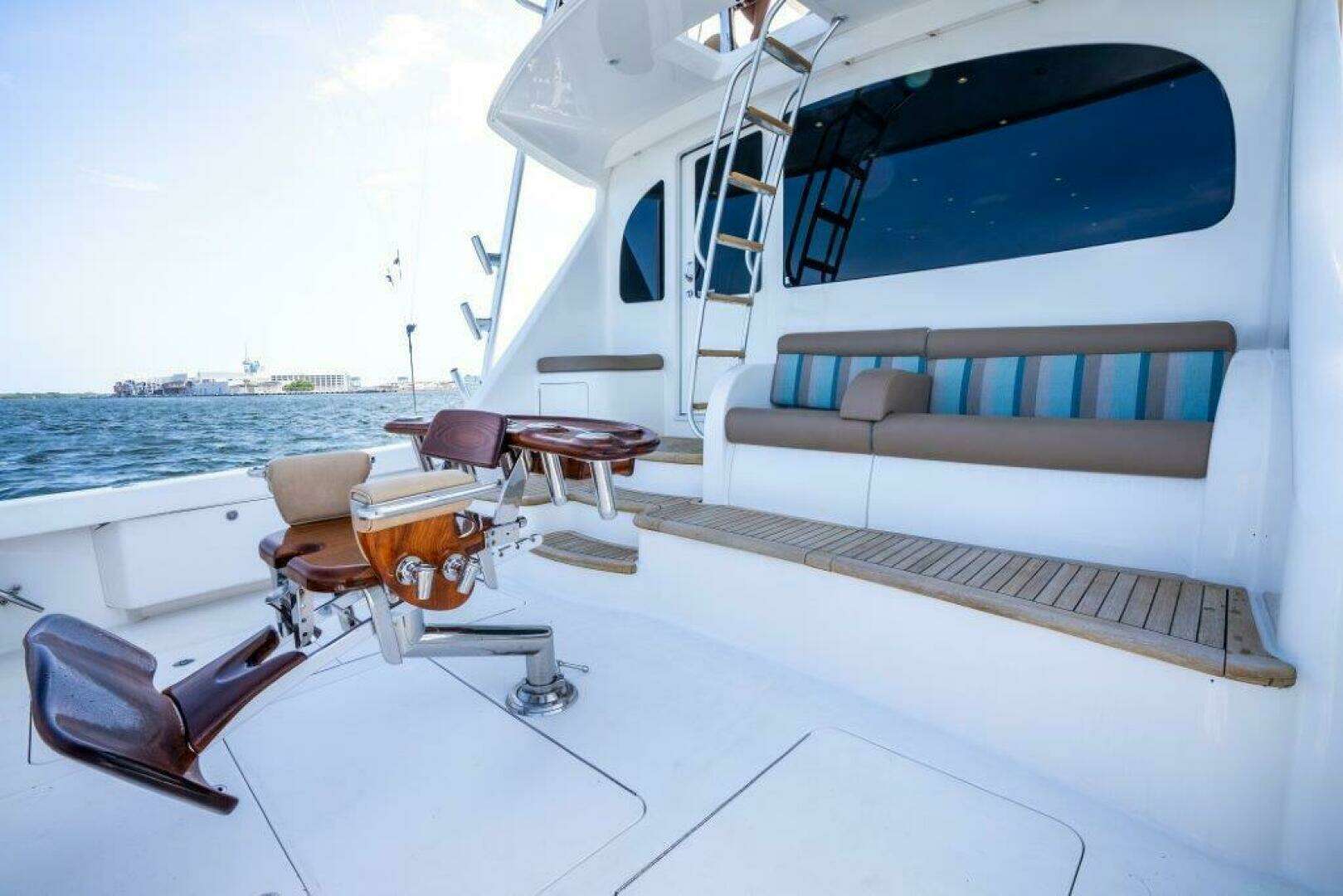 2015 Viking 66 Convertible - Image 29