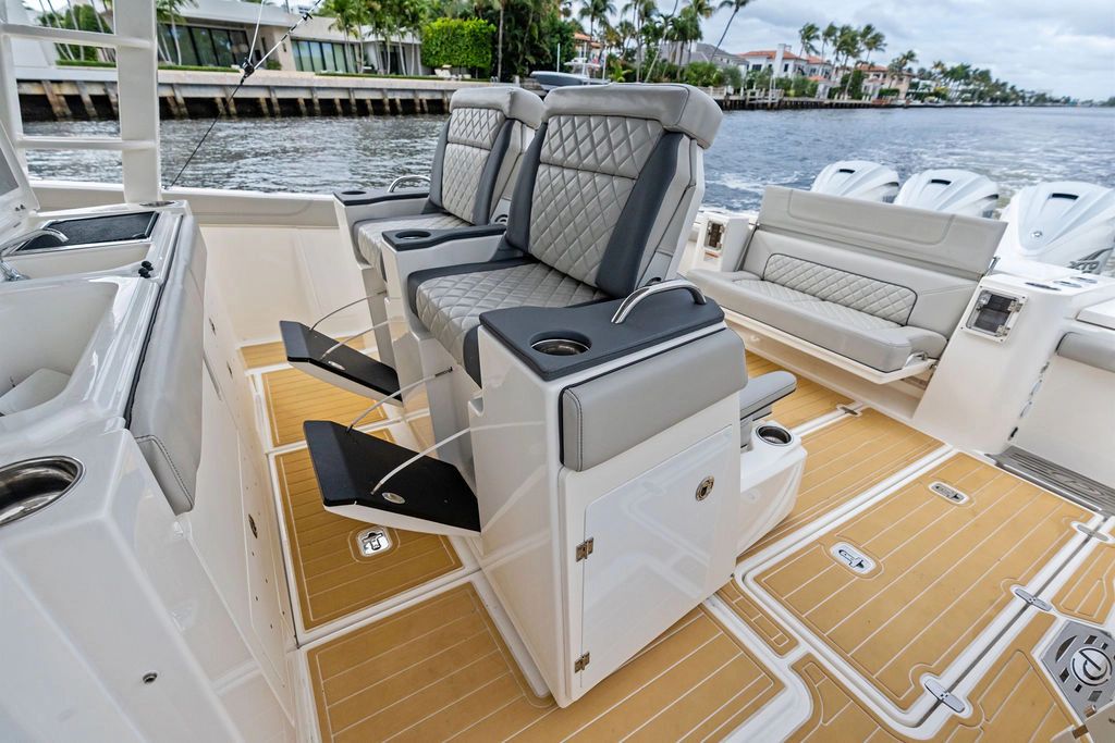 2022 Pursuit 428 Sport - 13