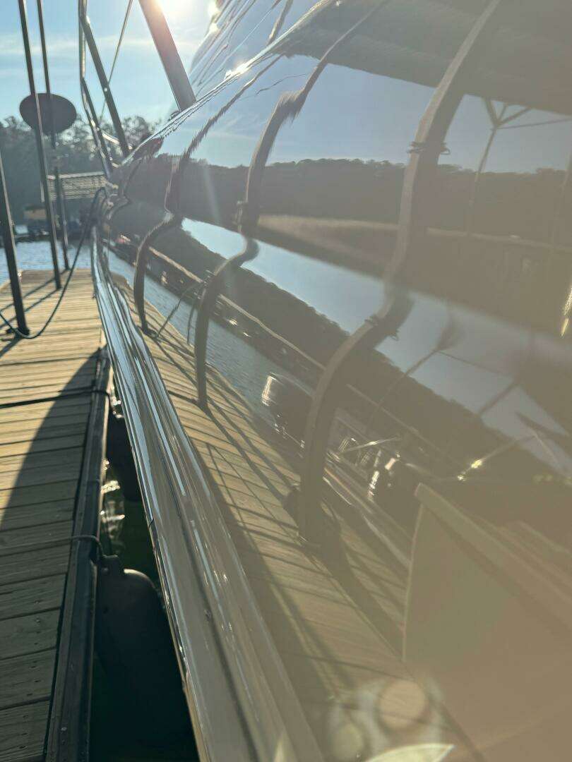 2004 Sea Ray 380 Sundancer - Image 5