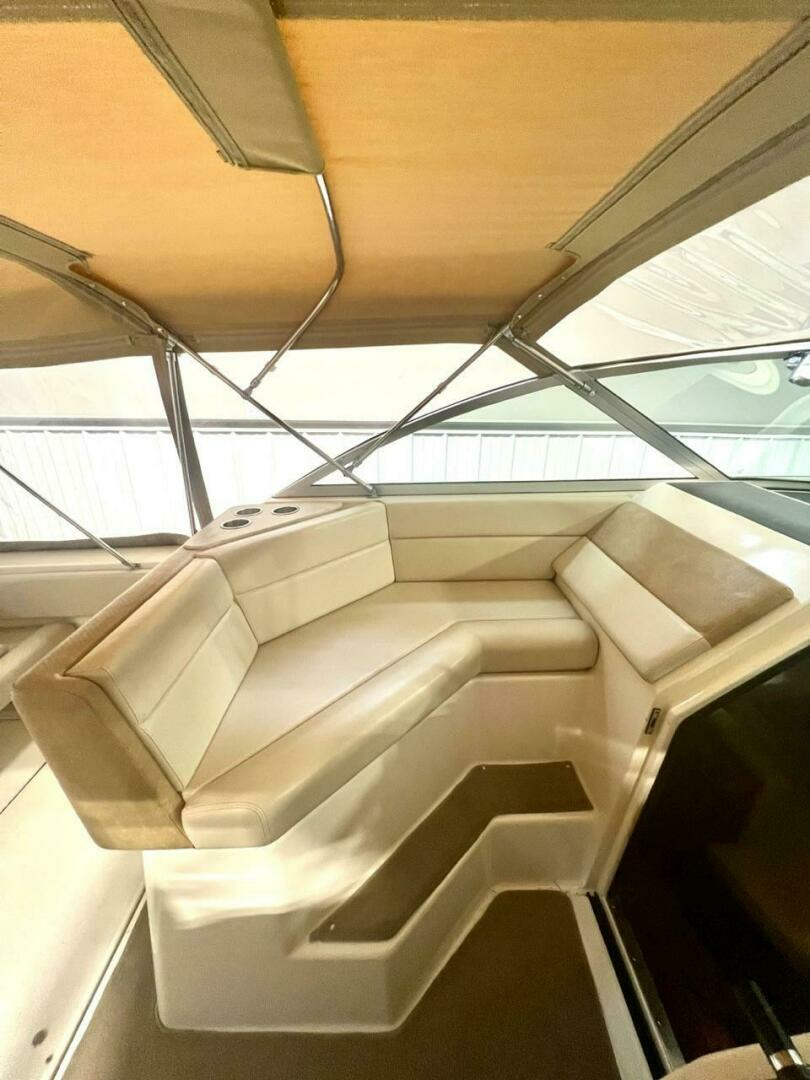 1988 Tiara Sport 310 Sport Cruiser - Image 9