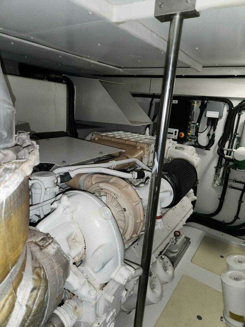 2014 Azimut Flybridge - Image 110