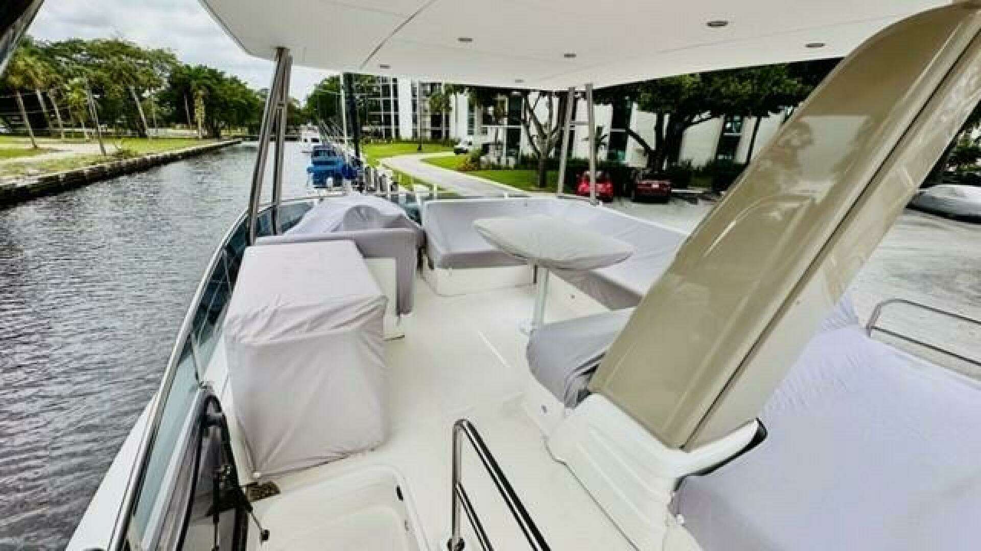 2022 Greenline 48 Diesel Flybridge with Hardtop - Image 21