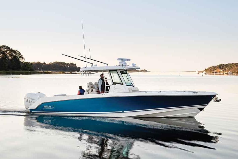 2026 Boston Whaler 330 Outrage