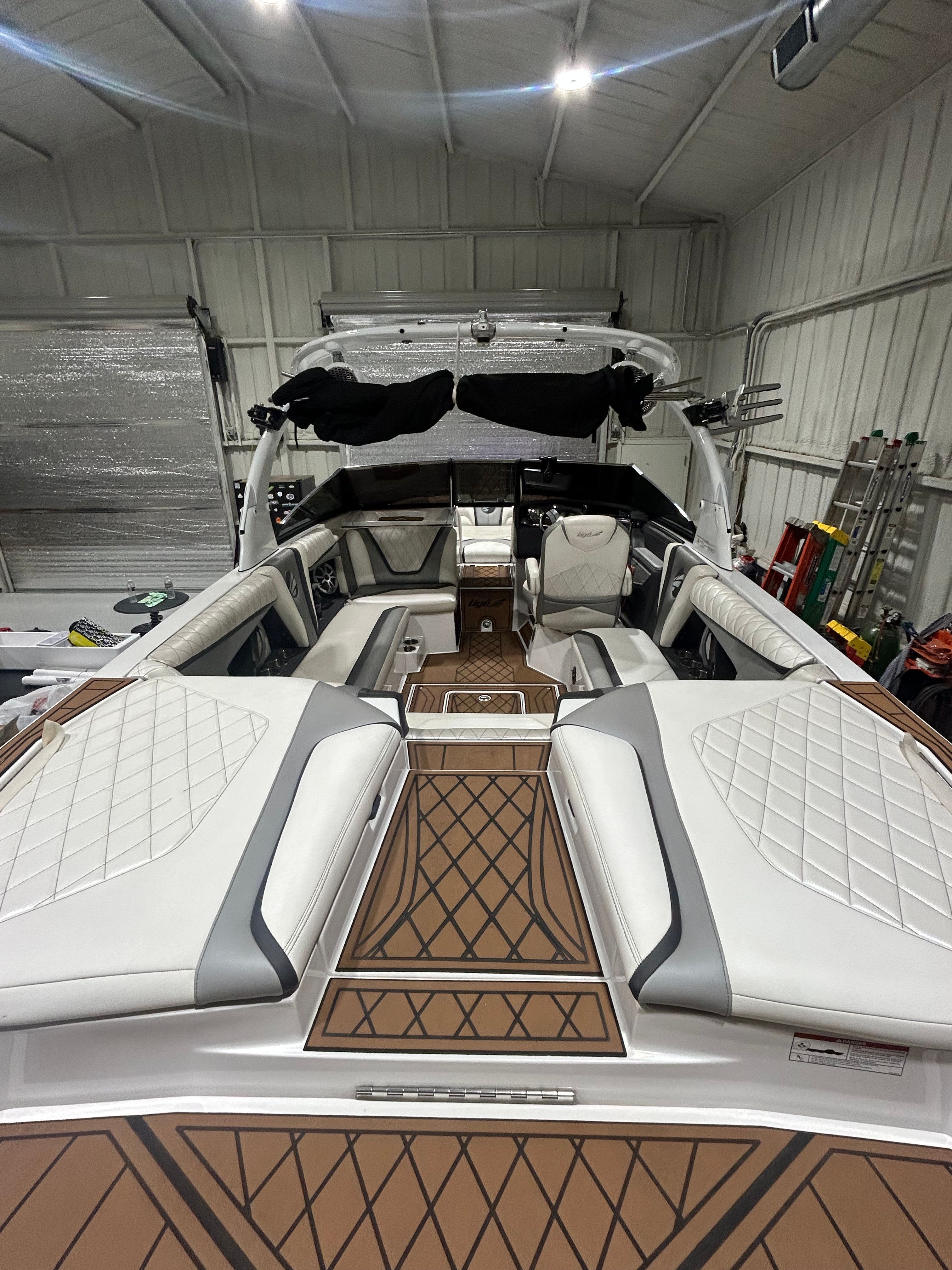 2016 Tigé RZX3 - 11