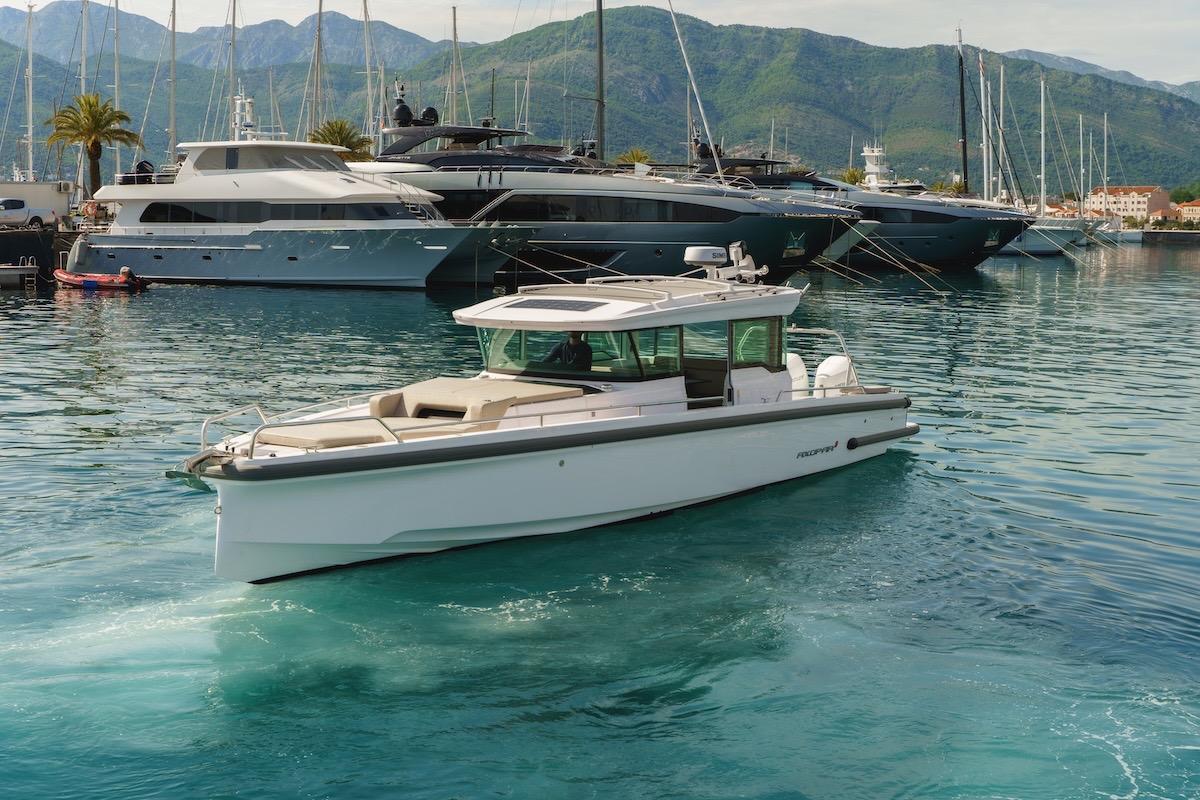 2024 Axopar 37 XC Cross Cabin