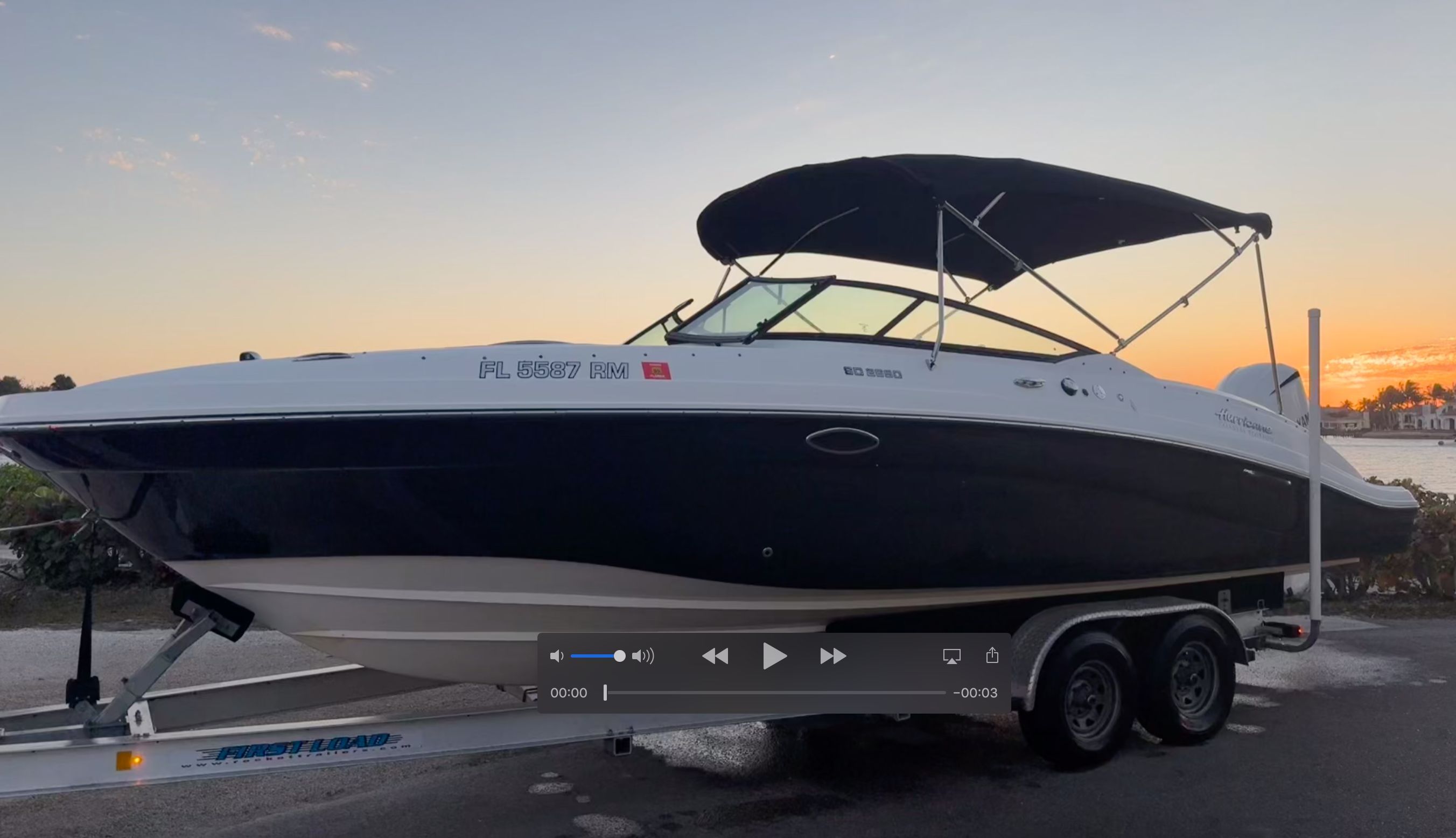 2017 Hurricane SunDeck 2690 OB