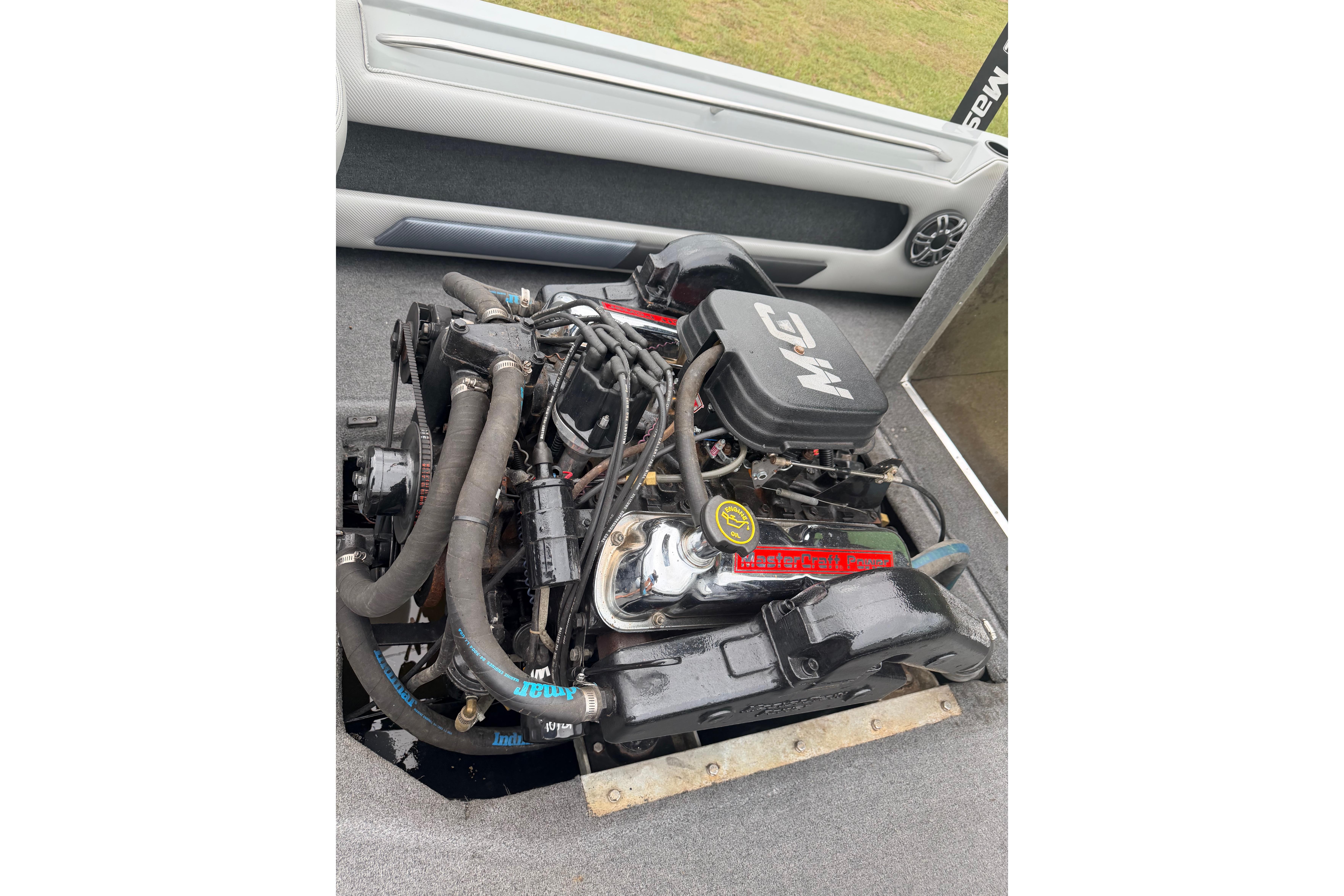 1989 MasterCraft ProStar 190 engine compartment, showcasing detailed mechanical components.