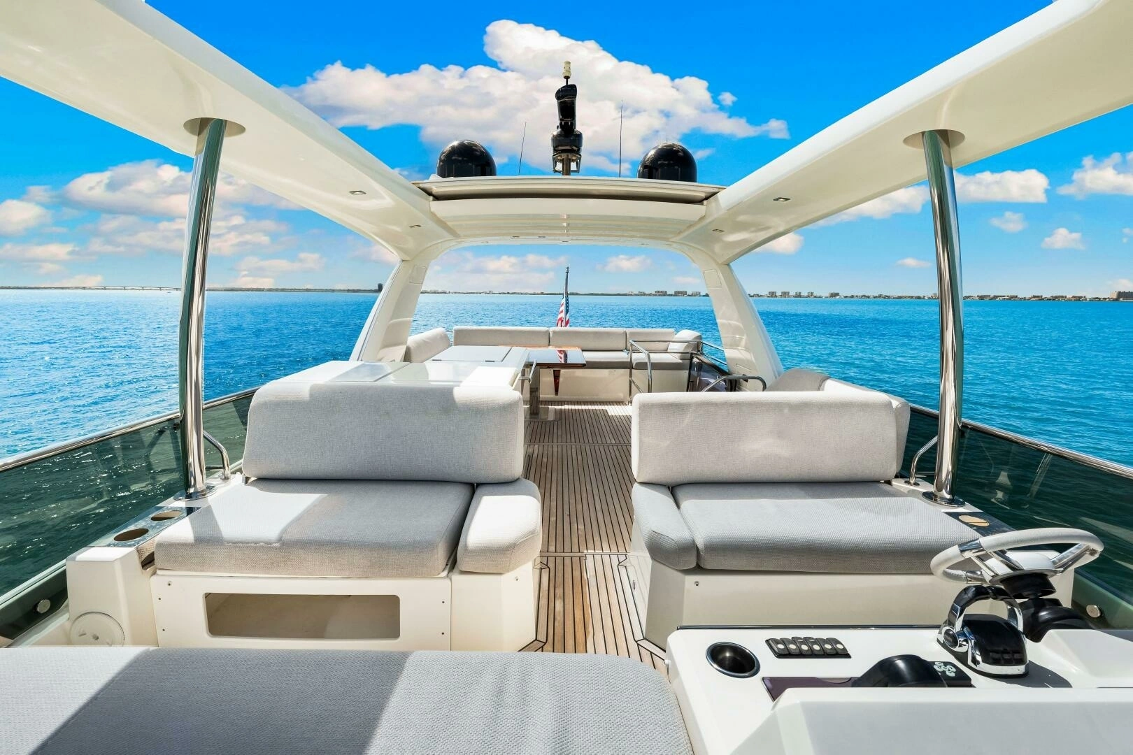 2019 Prestige 630 Flybridge - Image 9