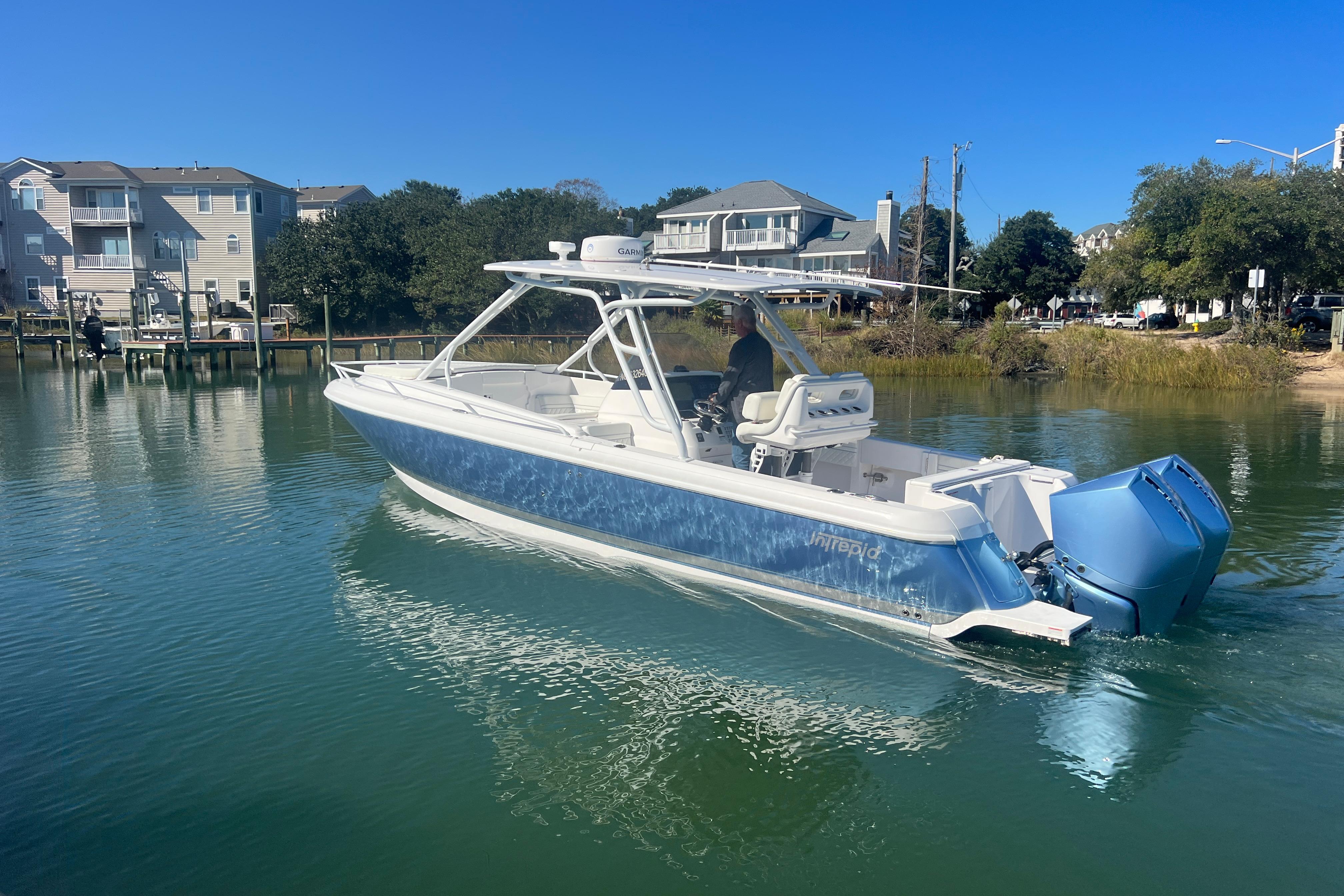 2022 Intrepid 327-I CC