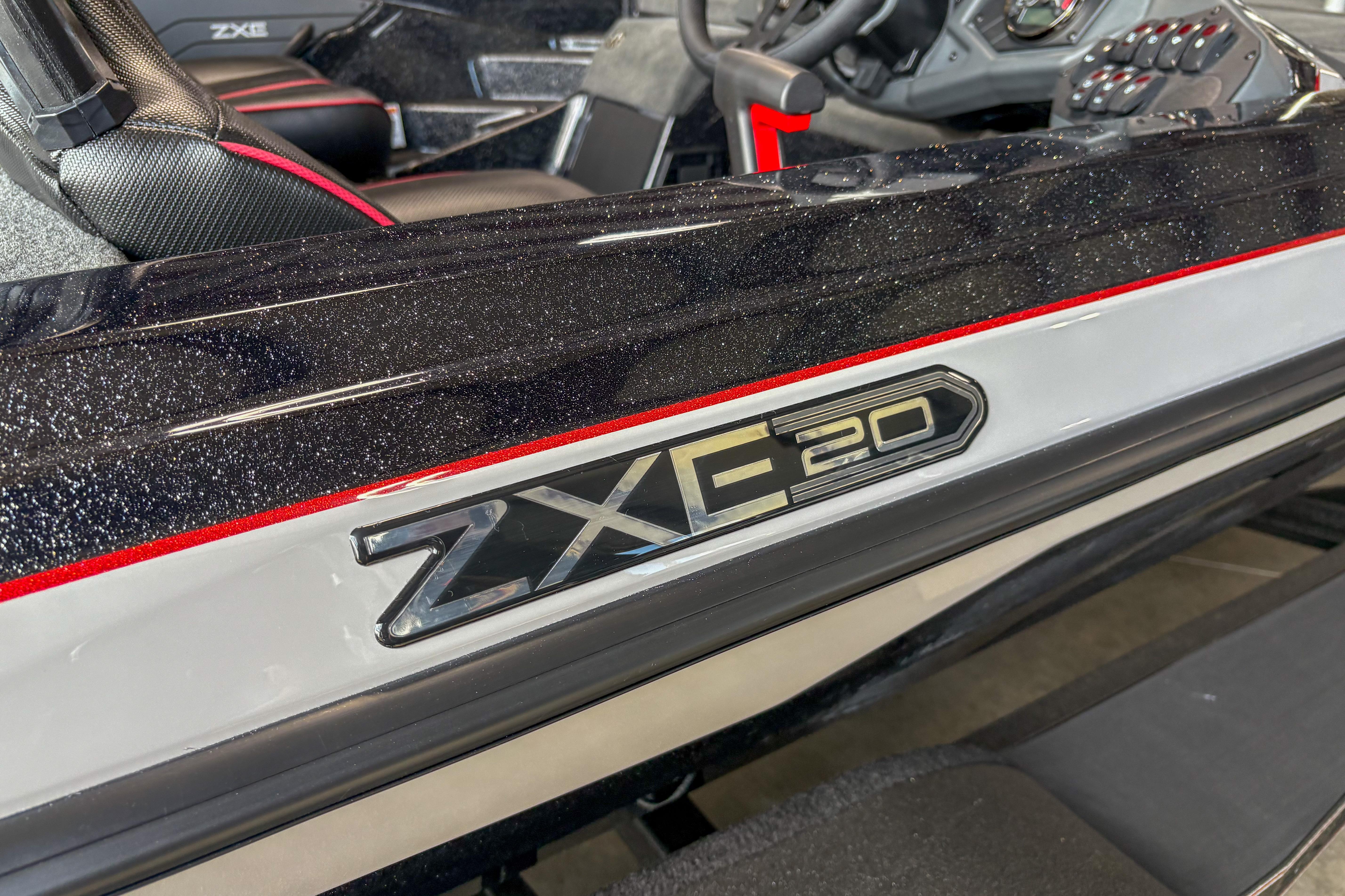 2026 Skeeter ZXE20 boat interior with sleek design and modern controls.