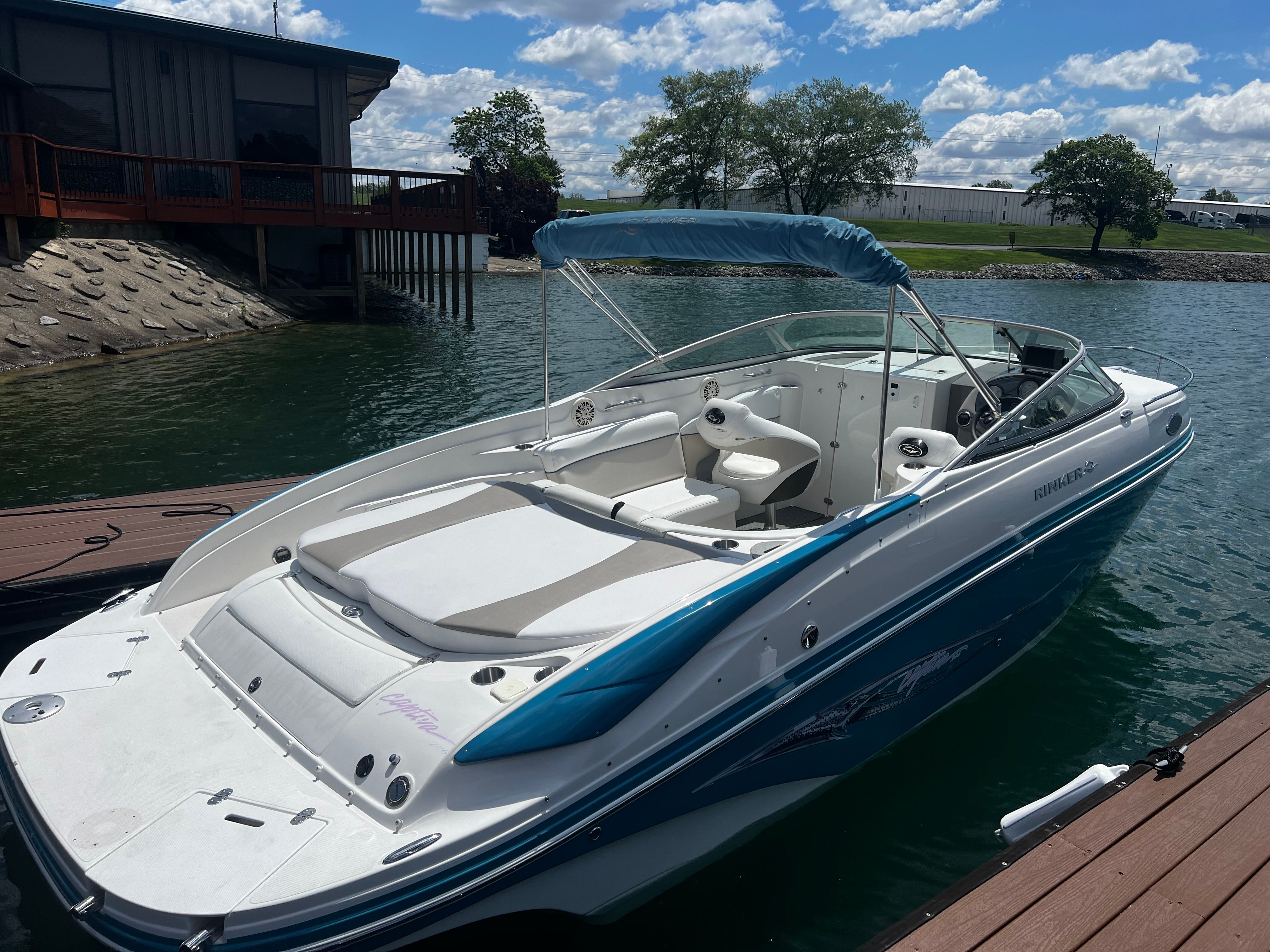 2007 Rinker 246 Captiva Cuddy - 5