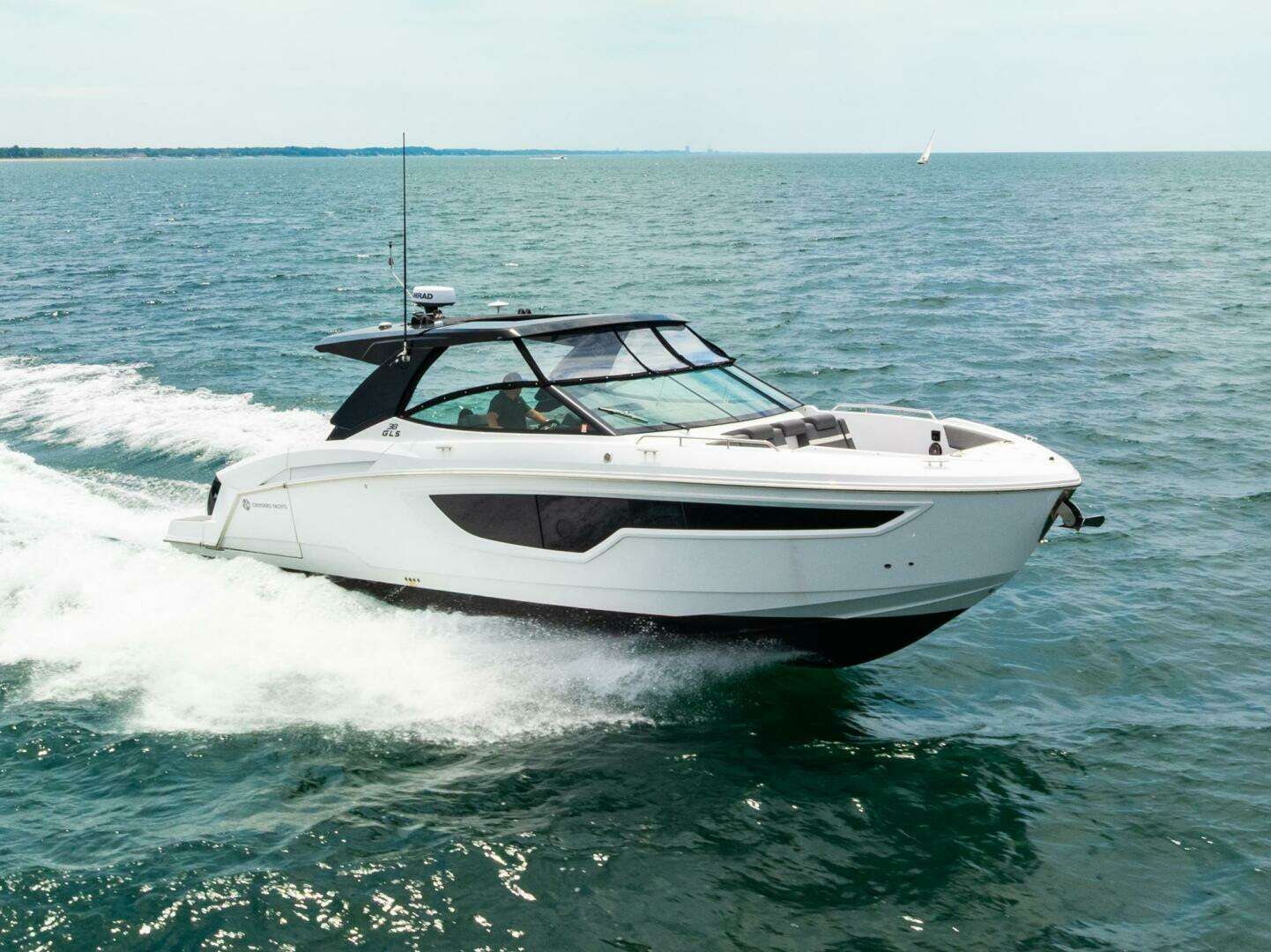 2021 Cruisers Yachts — - Image 9