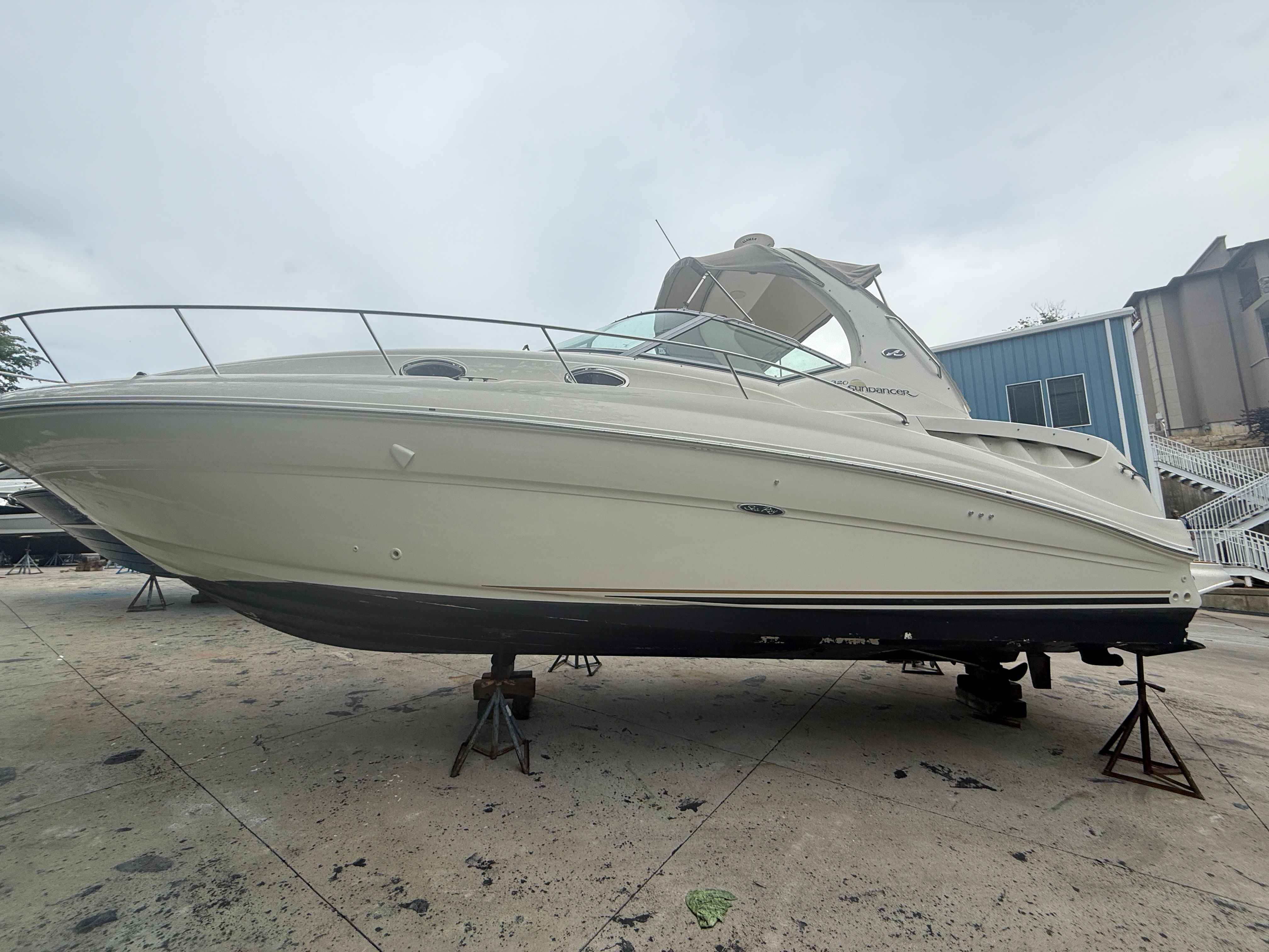 2003 Sea Ray Sundancer 320