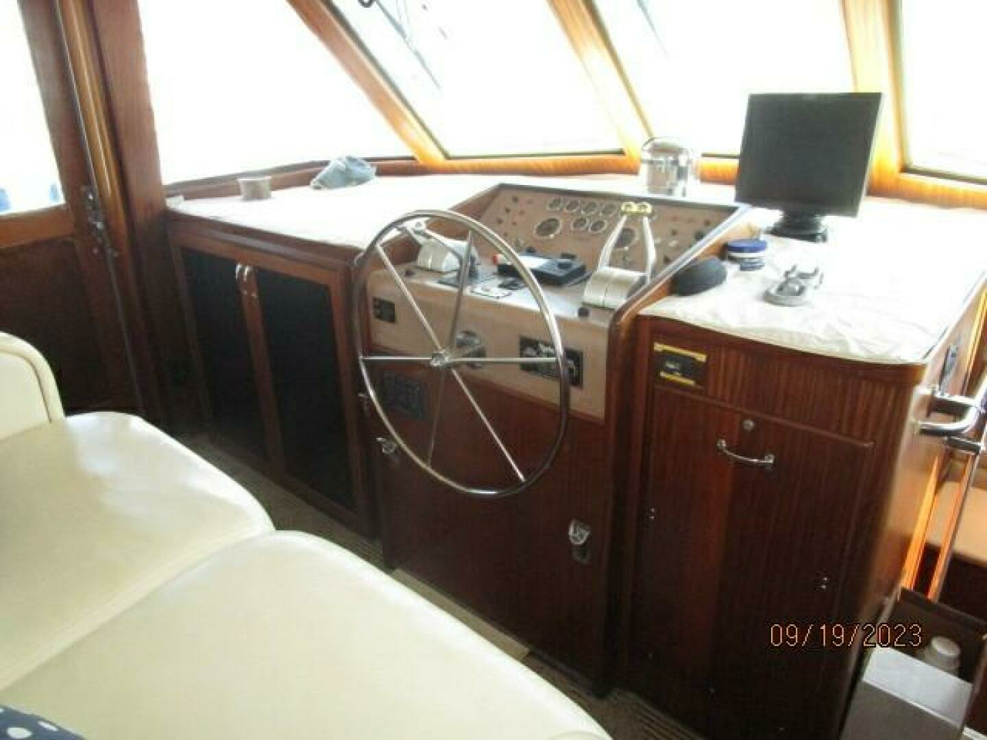 1986 Hatteras 63 CPMY - Image 44