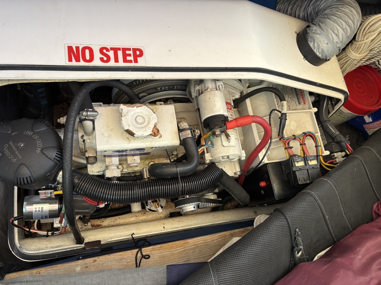 2003 Catalina 350 - Image 15