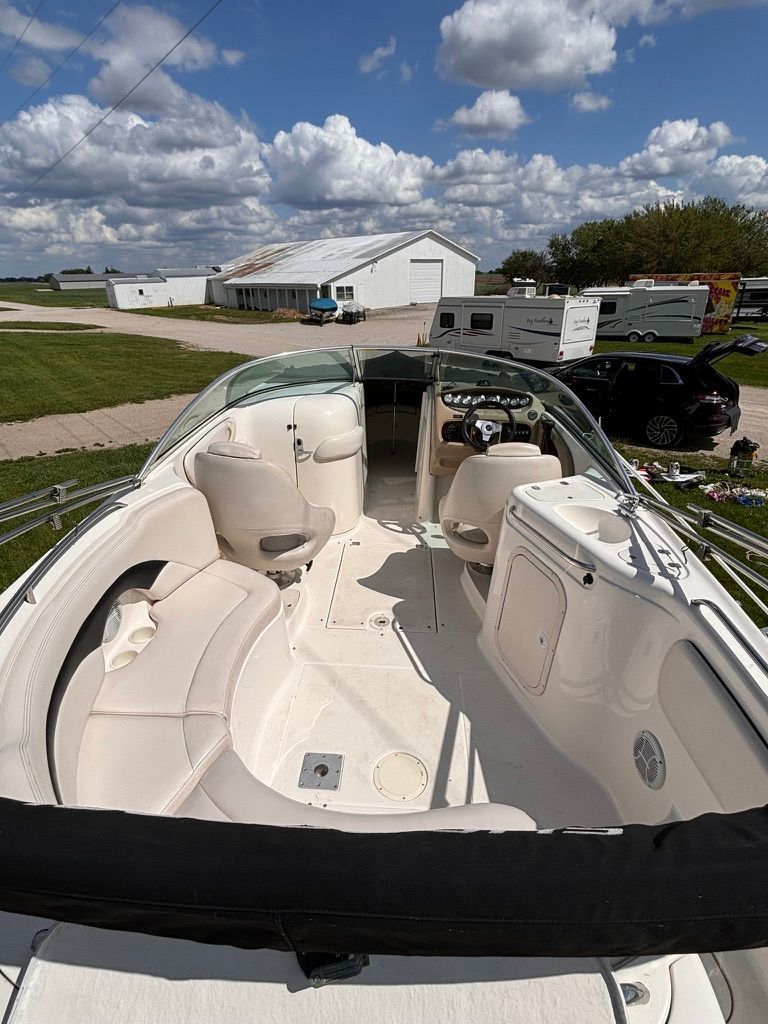 2002 Chaparral Sunesta 243 - 3