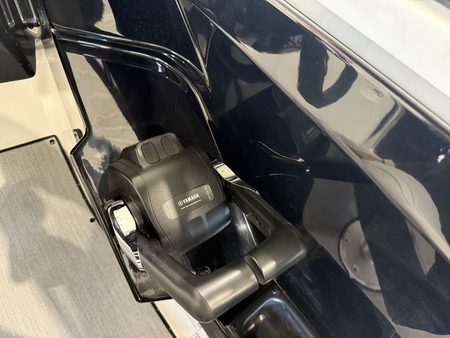 2025 Yamaha Boats AR250 - 19