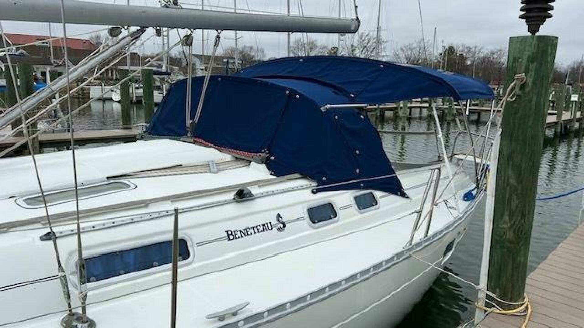1999 Beneteau — - Image 44