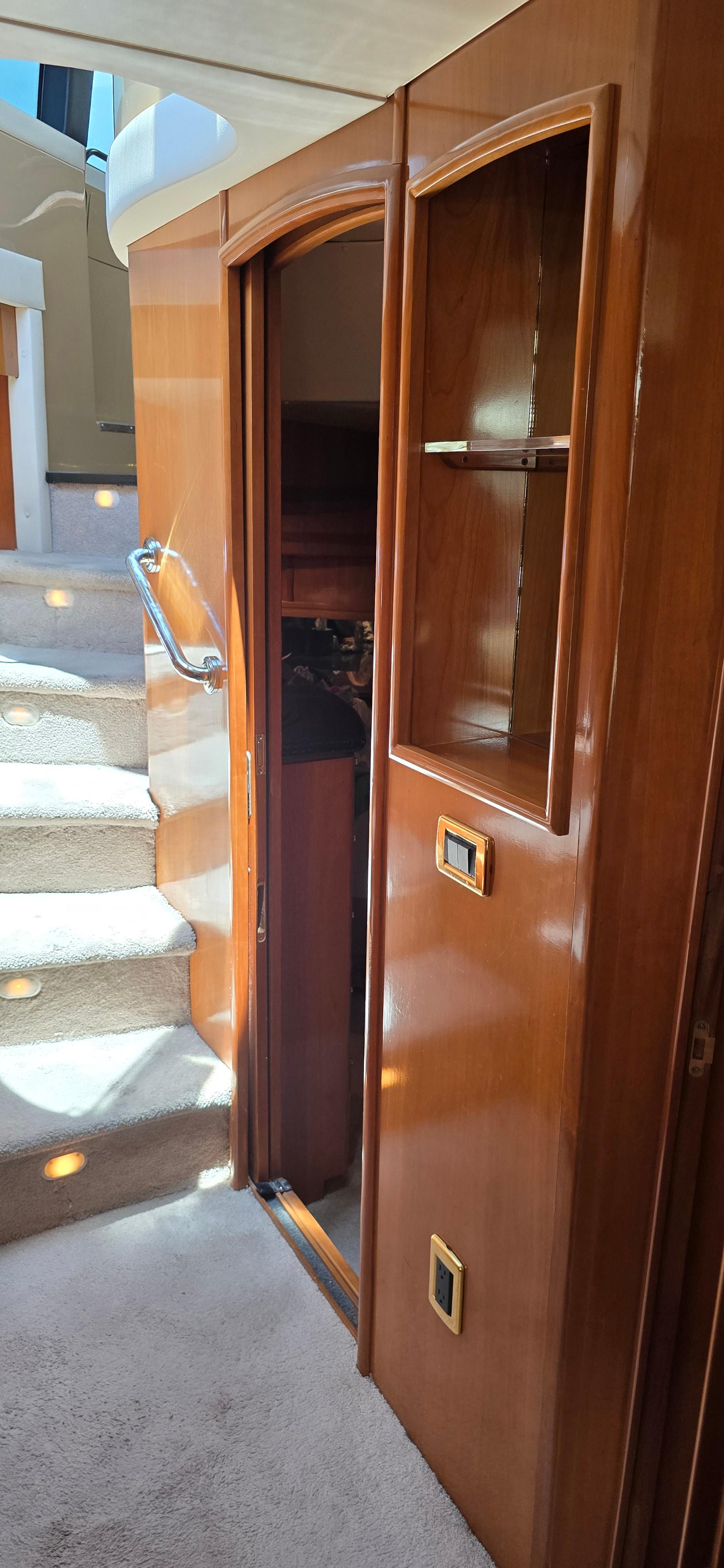 2002 Carver 570 Voyager Pilothouse - 11