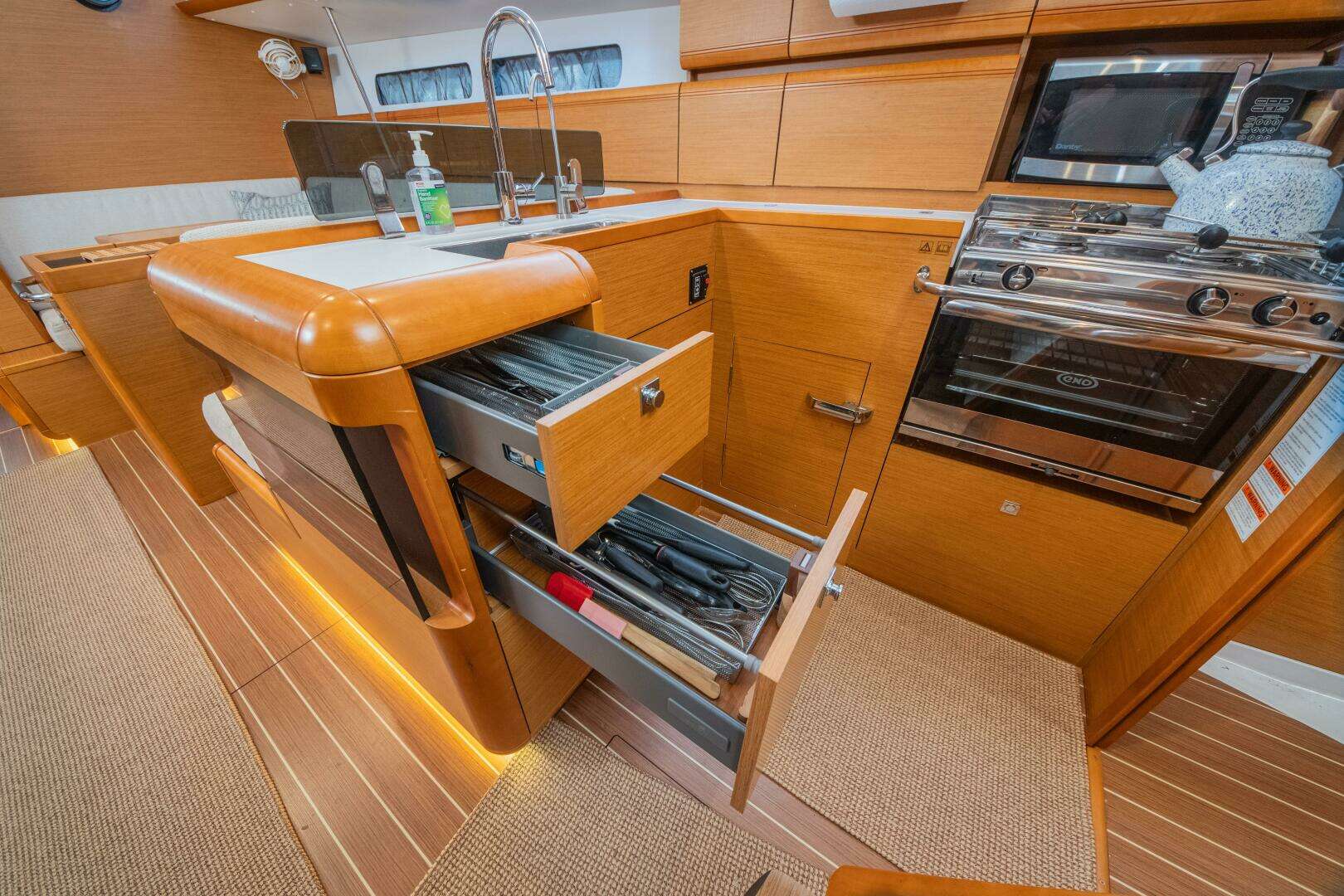 2016 Jeanneau 439 - Image 47