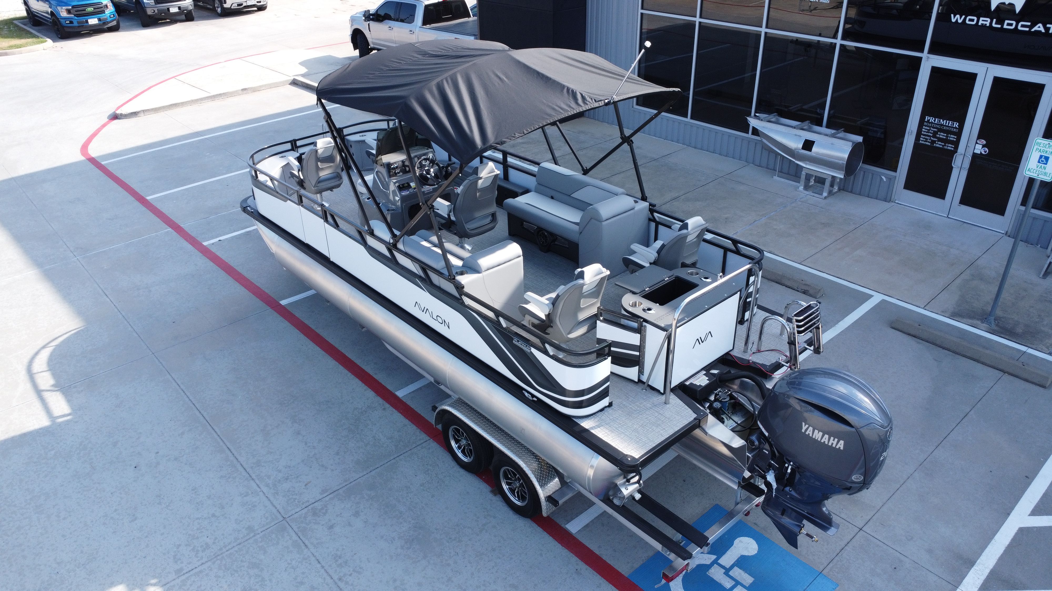 2025 Avalon Venture 85 Center Console Fish - 23' - 17
