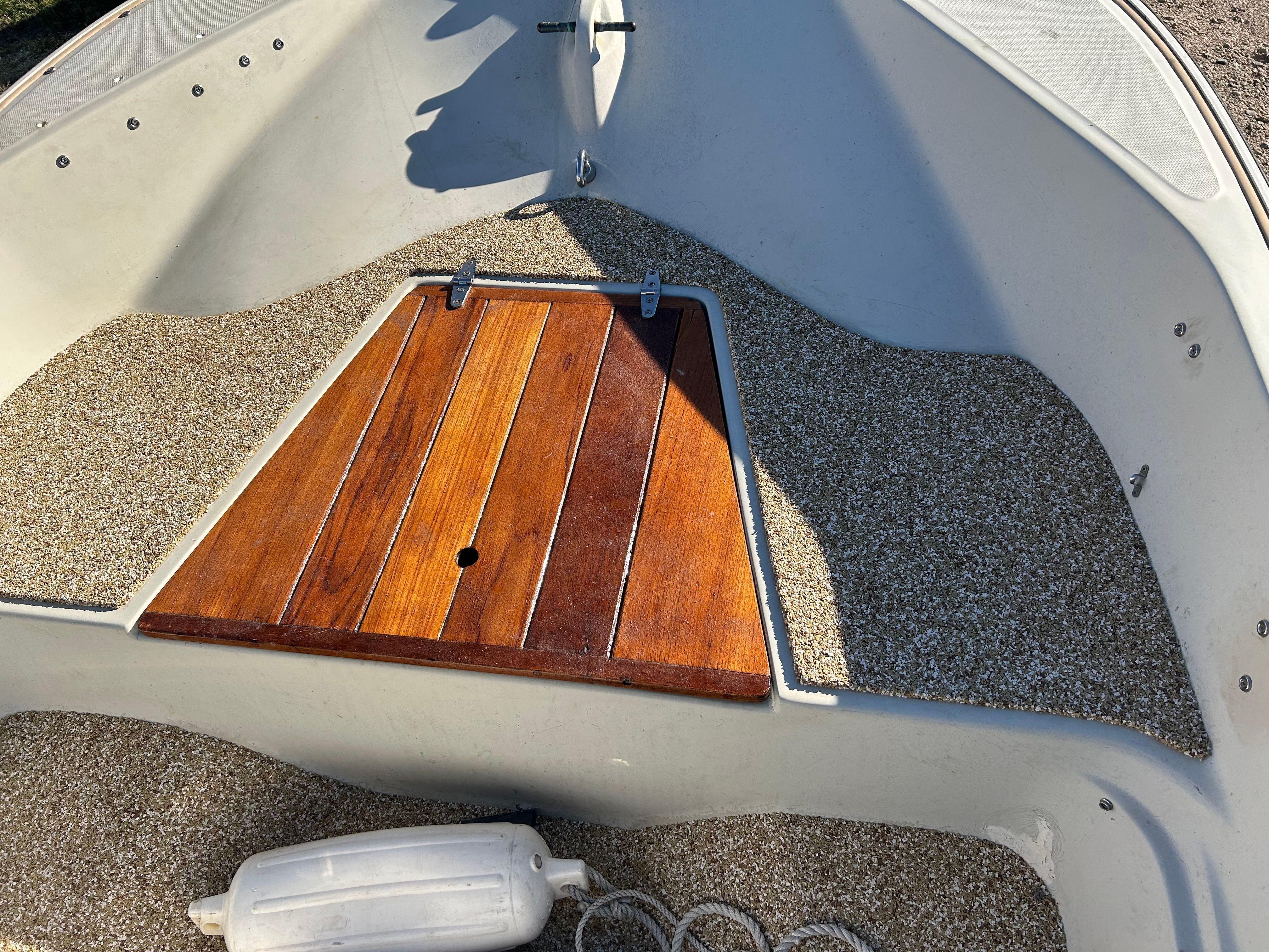 1985 Boston Whaler 17 Montauk - 10