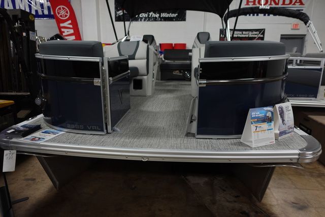 2025 Tahoe LTZ Versatile Rear Bench 23 FT - 2