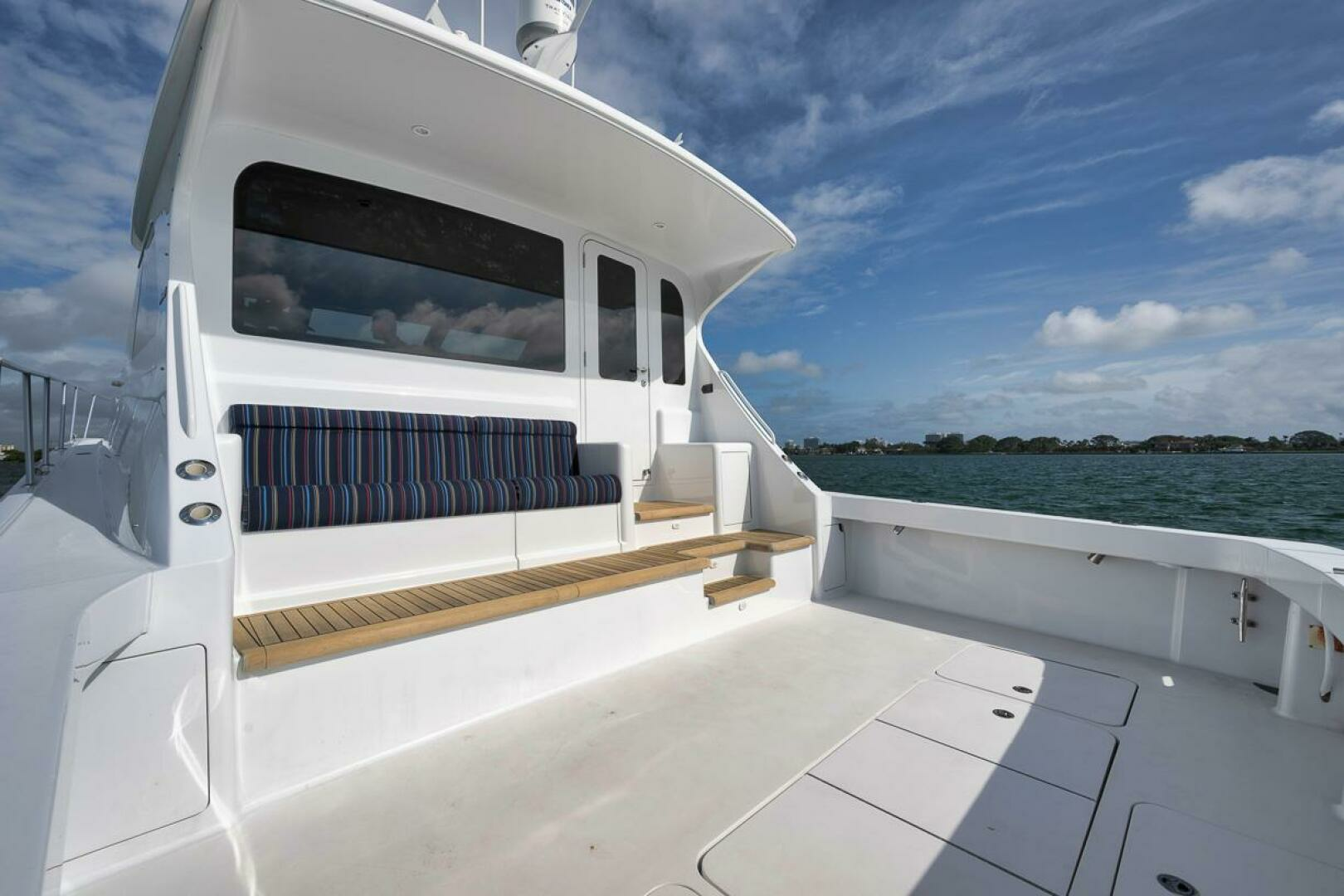 2007 Viking 52 Sport Coupe - Image 44