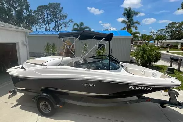 2015 Sea Ray 190 Sport