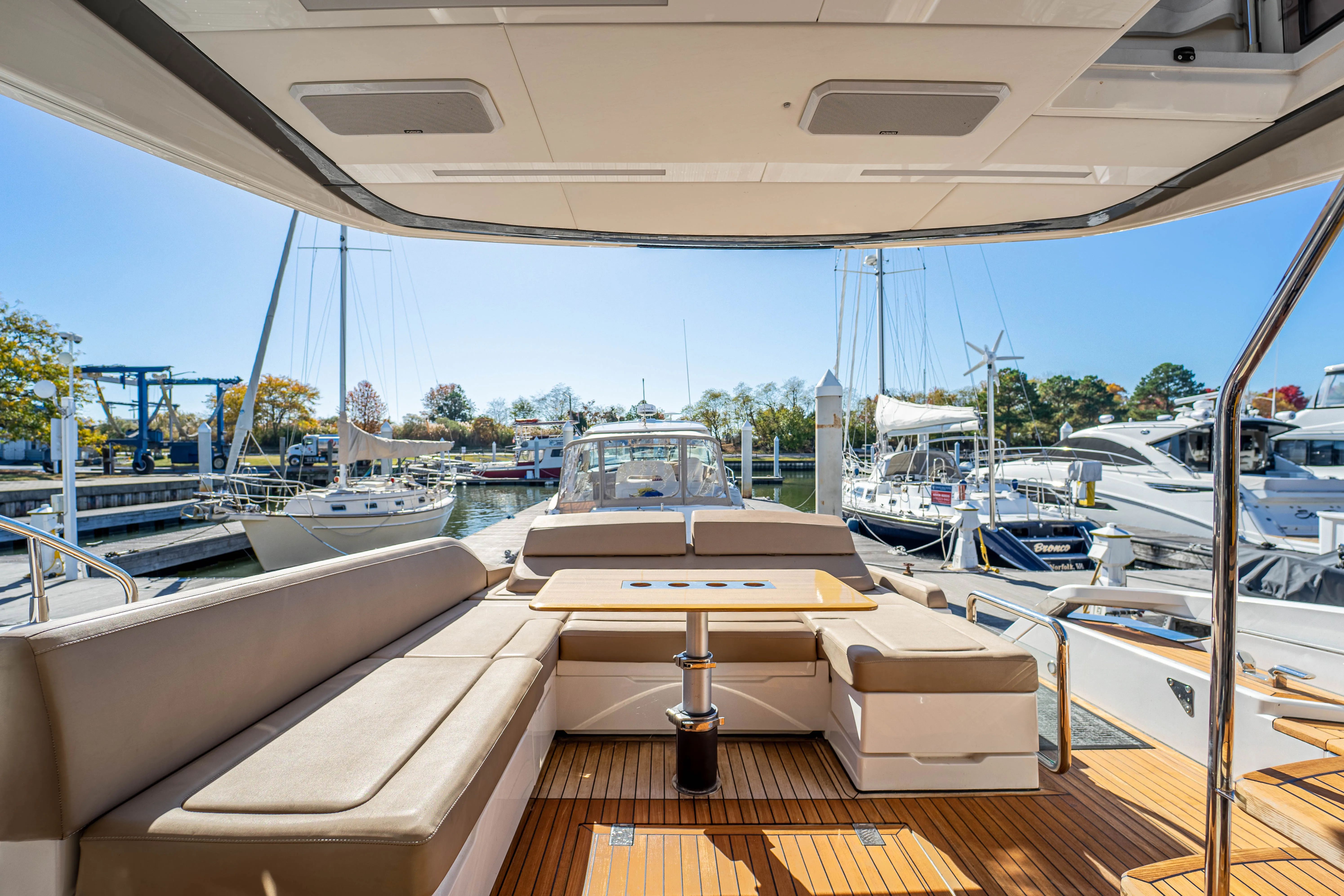 2019 Fairline Squadron 53 - Image 14