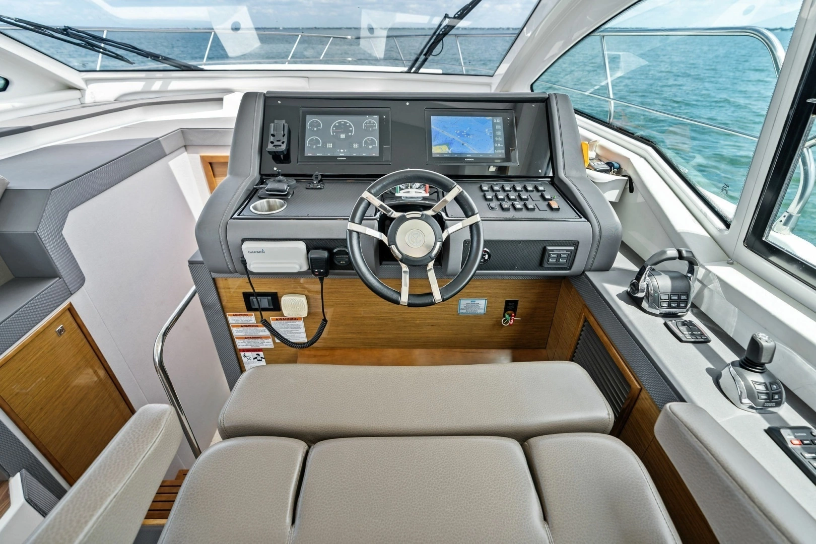 2019 Cruisers Yachts 42 Cantius - Image 24