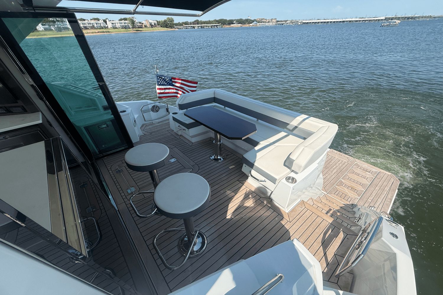 2020 Cruisers Yachts 50 Cantius - 19